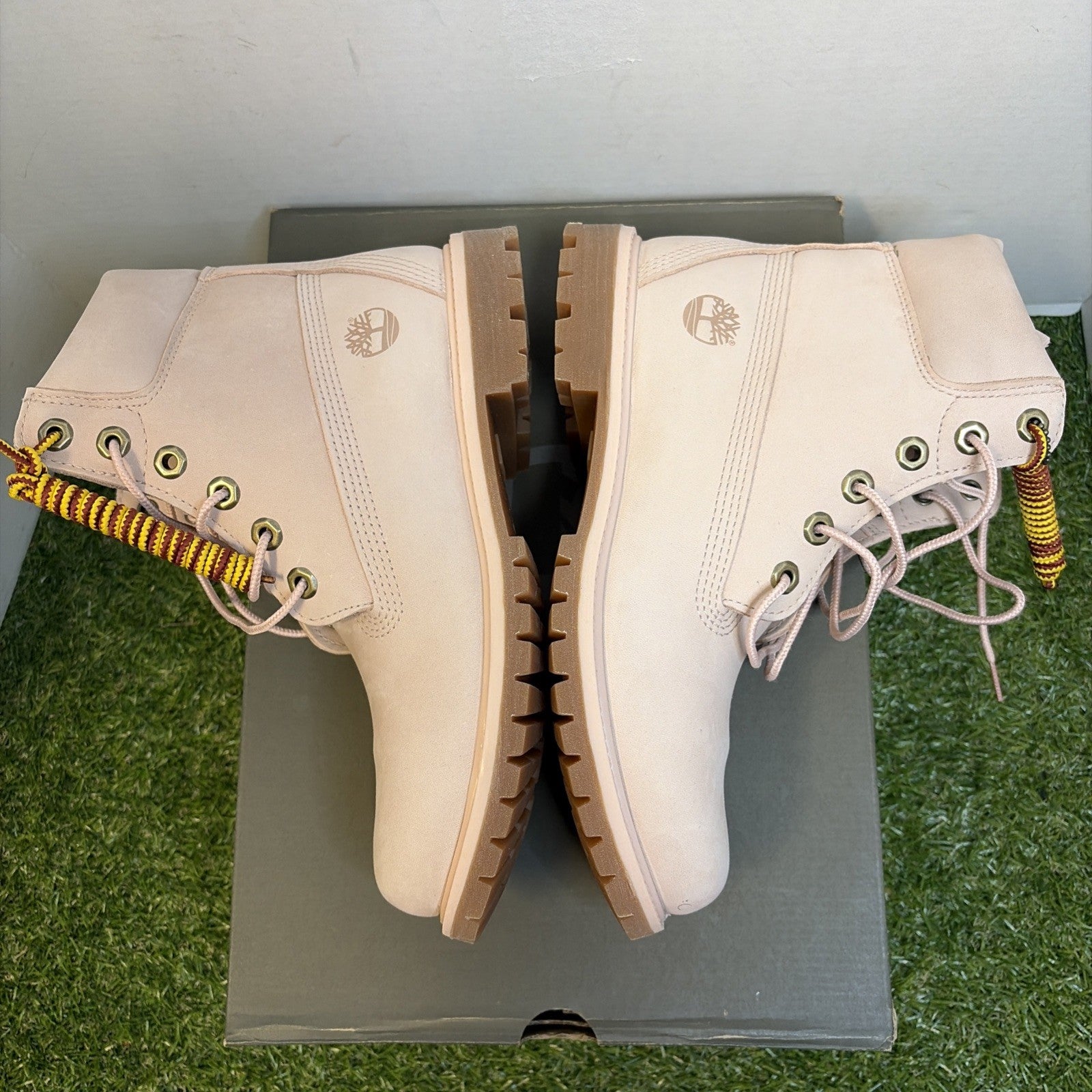 TIMBERLAND WOMENS PREMIUM 6" WATERPROOF BOOT - LIGHT PINK - US size 83