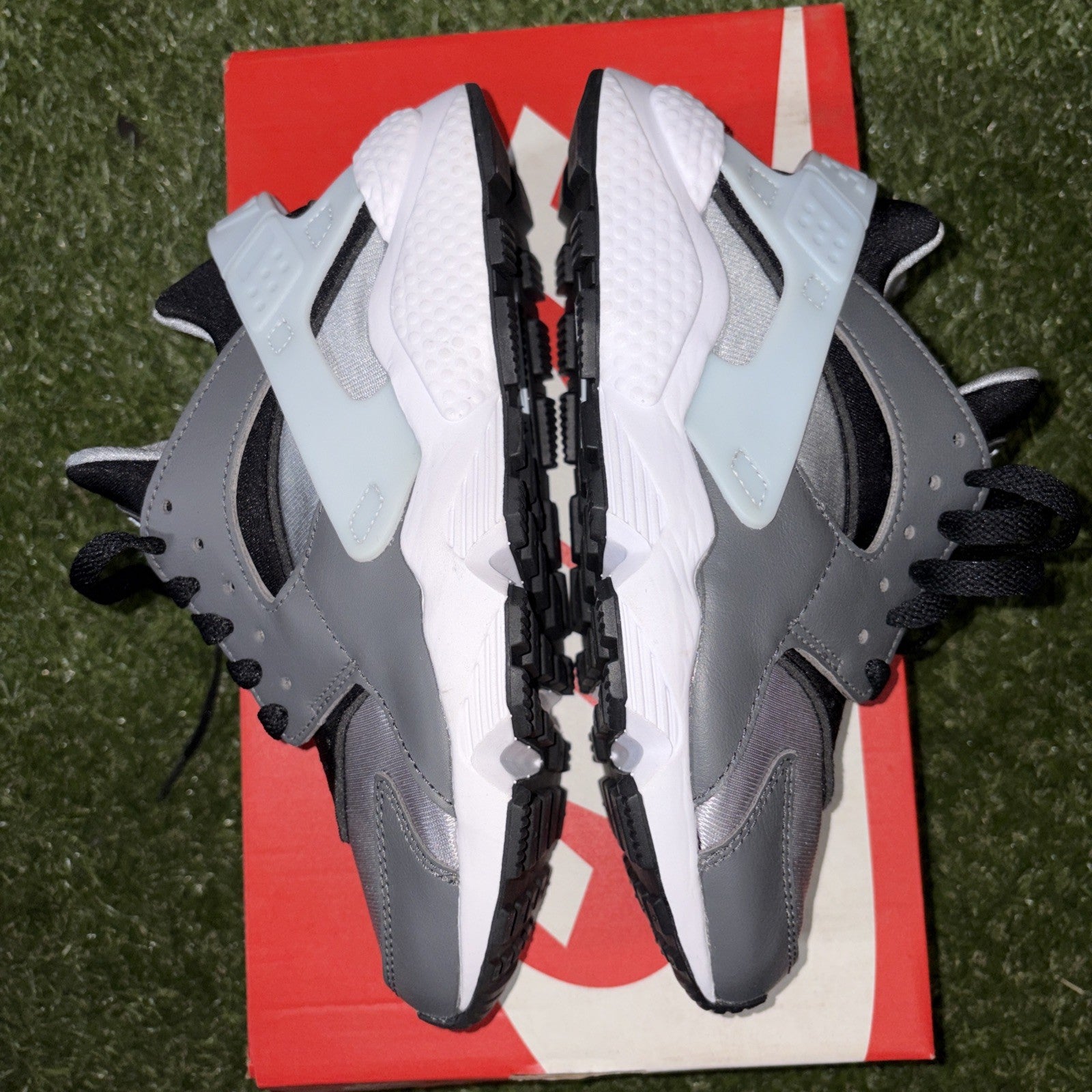 Size 6   Nike Air Huarache Swoosh!3