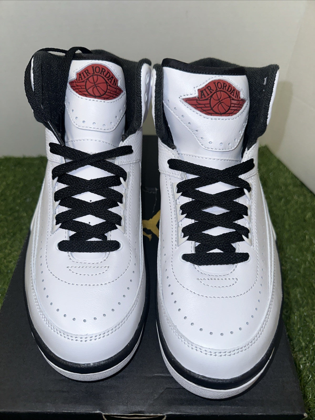 Size 6.5 (GS) - Jordan 2 Retro 2022 Mid Chicago1