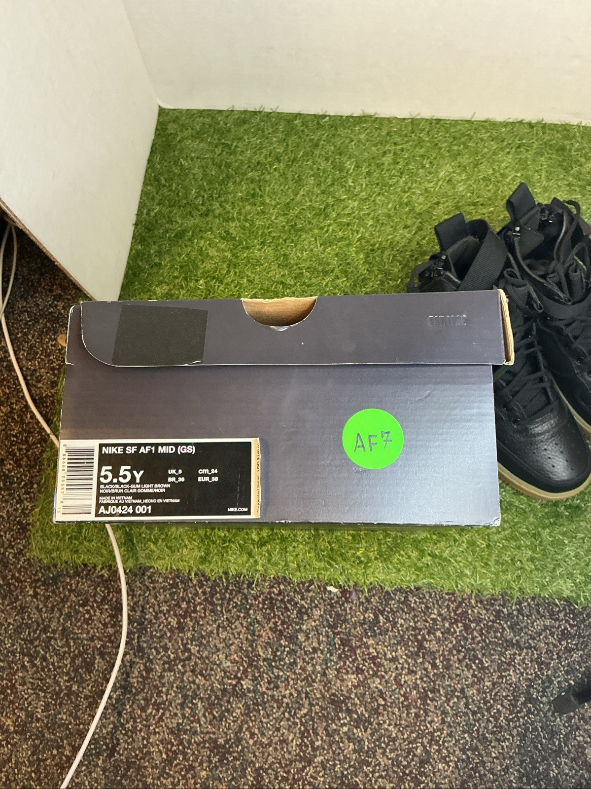 SIZE 5.5y- NIKE SF AF1 MID GS BLACK GUM AJ0424-0015