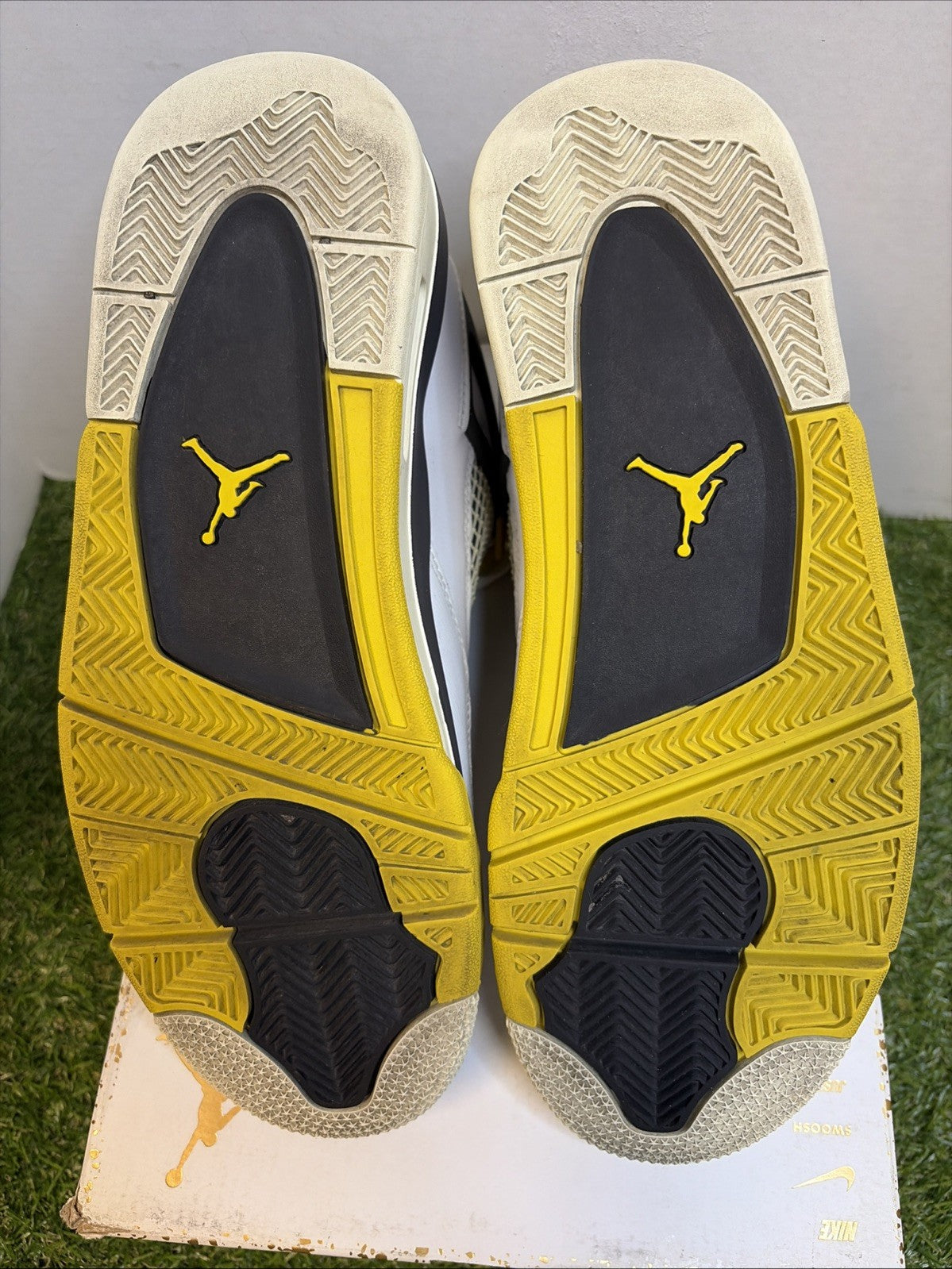 Air Jordan 4 Retro 'Vivid Sulfur' AQ9129-101 size 11 Women / 9.5 Men4