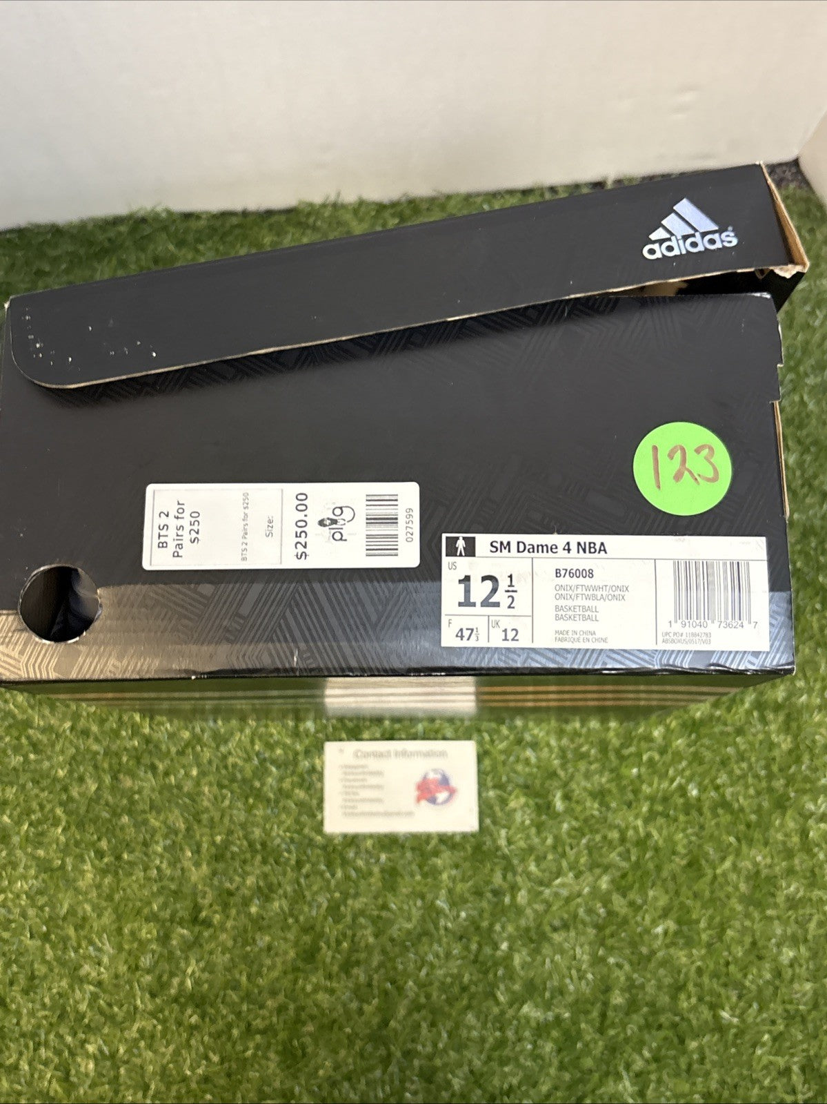 Size 12.5   Adidas Dame 4 Onix   B760085