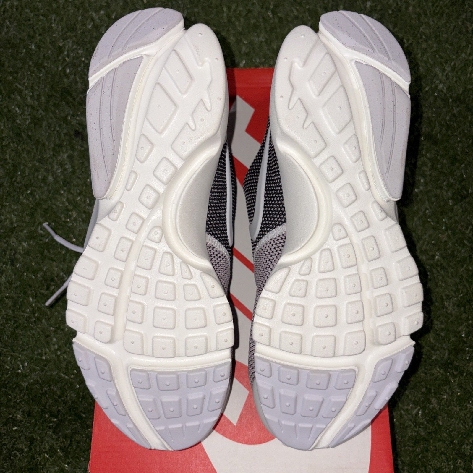 Size 8   Nike Presto Fly SE Vast Grey W4