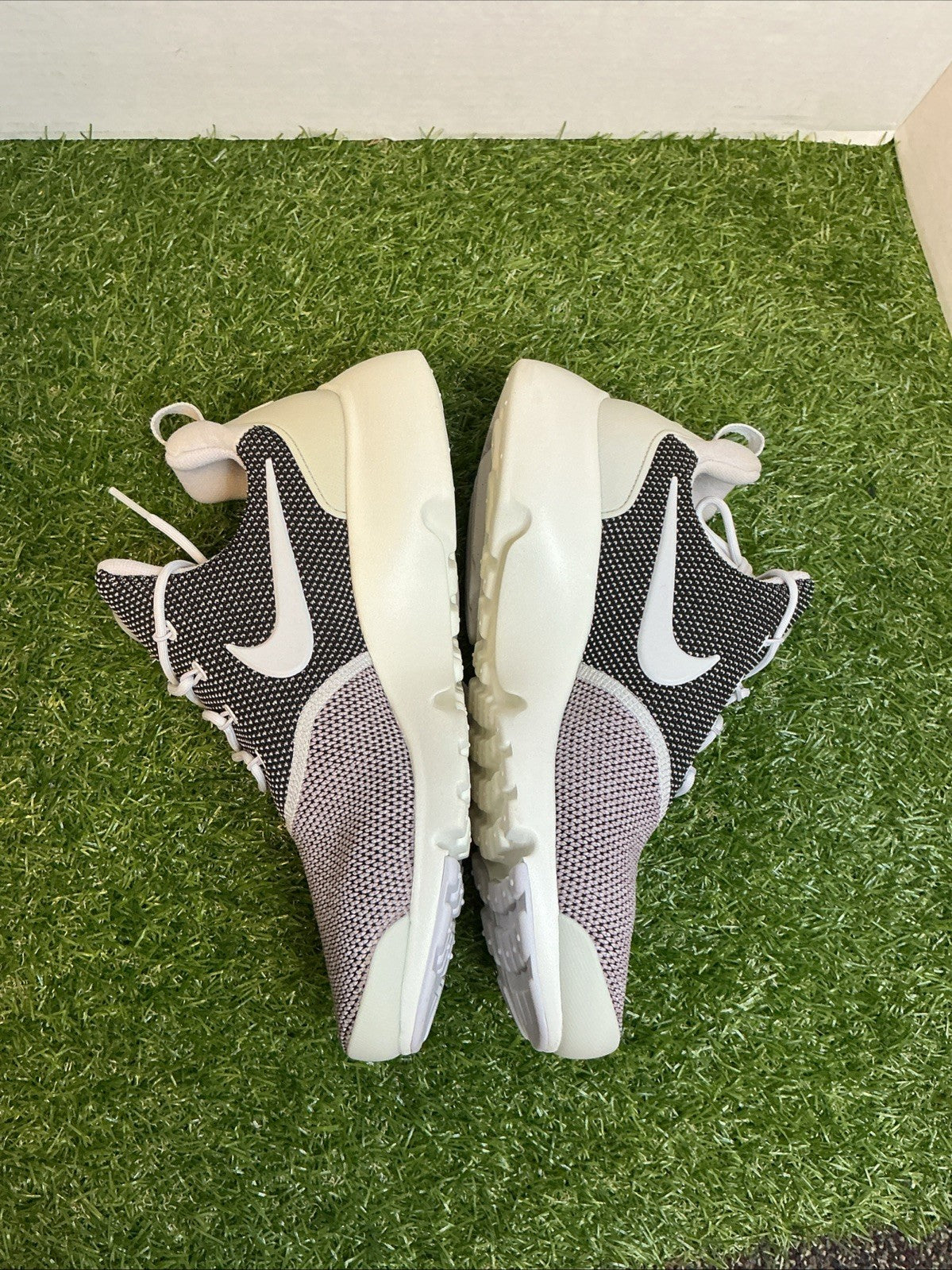 Size 9.5w - Nike Presto Fly SE Vast Grey W 910570-0051