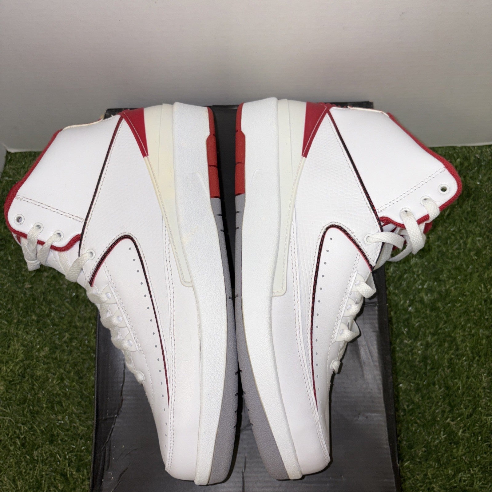 Size 8.5   Air Jordan 2 Retro Chicago Home3