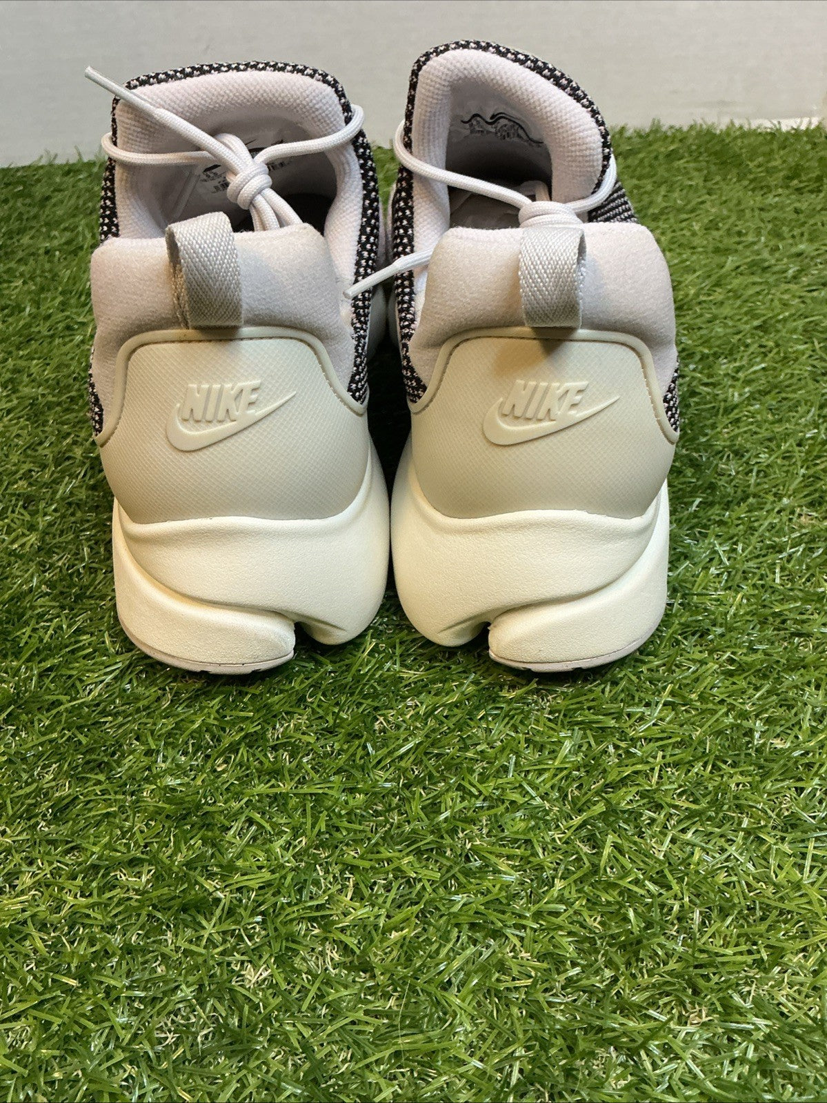 Size 9.5w - Nike Presto Fly SE Vast Grey W 910570-0054