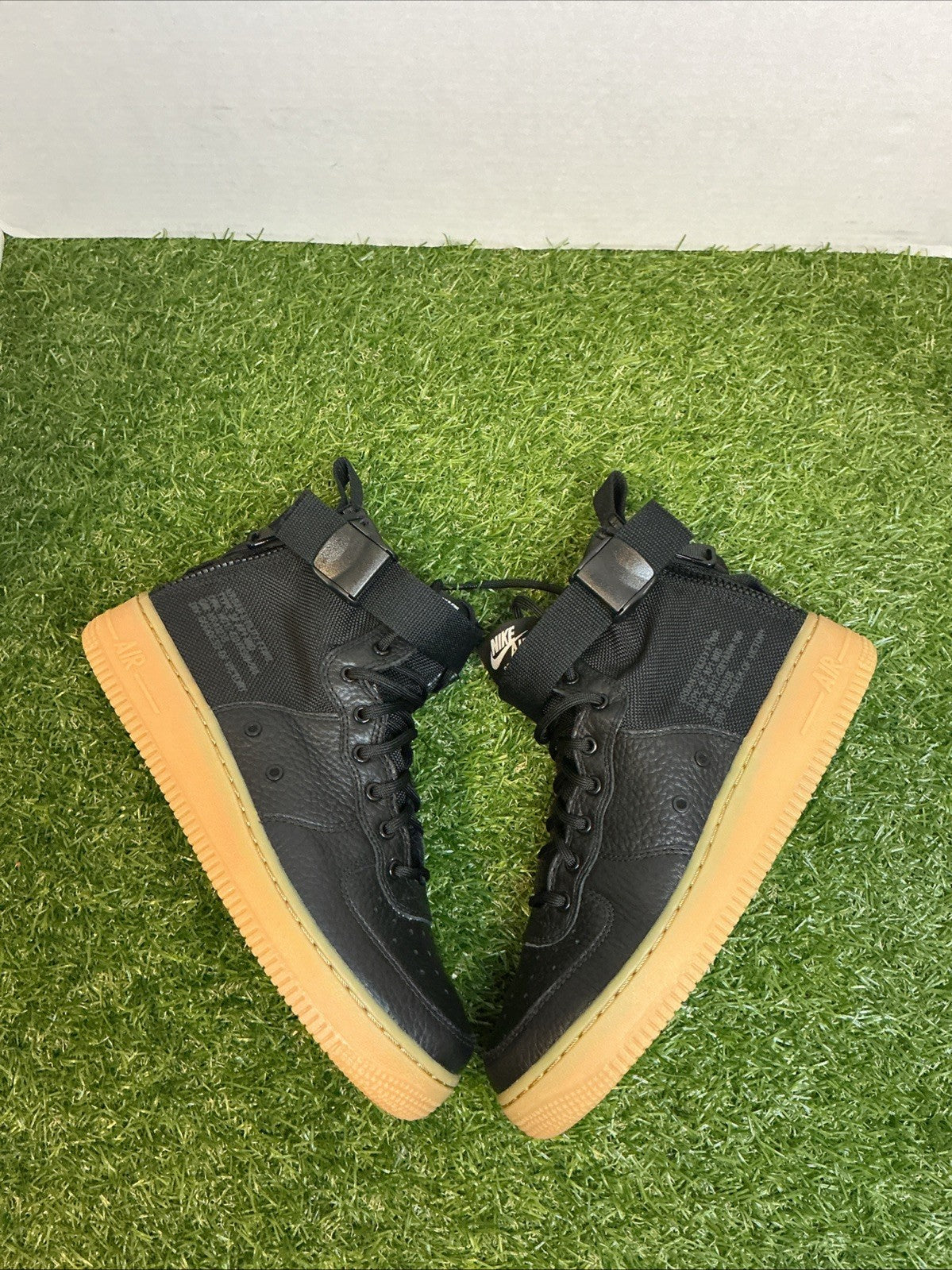 SIZE 5.5y- NIKE SF AF1 MID GS BLACK GUM AJ0424-0010