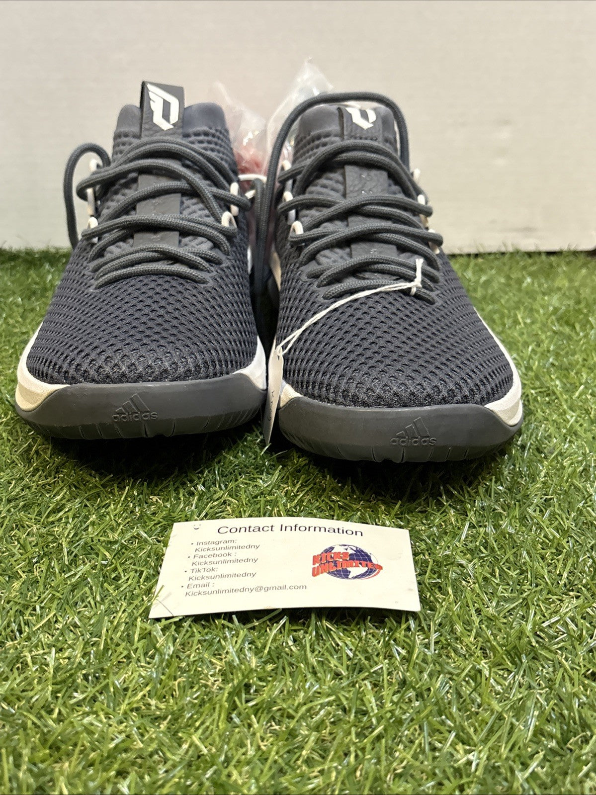 Size 12.5   Adidas Dame 4 Onix   B760080