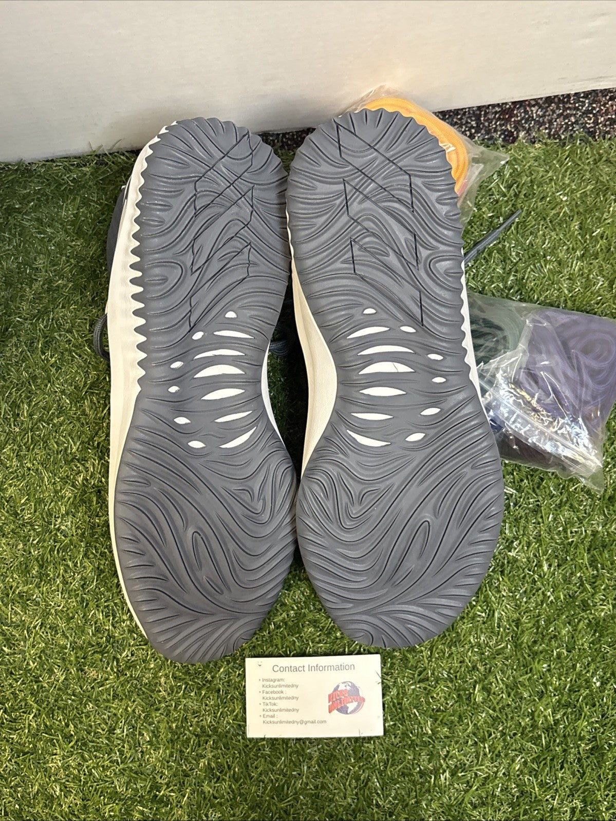 Size 12.5   Adidas Dame 4 Onix   B760084