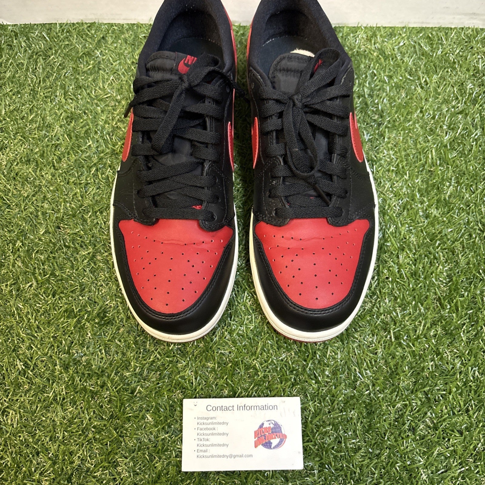 Size 10   Air Jordan 1 Retro OG Low Bred0