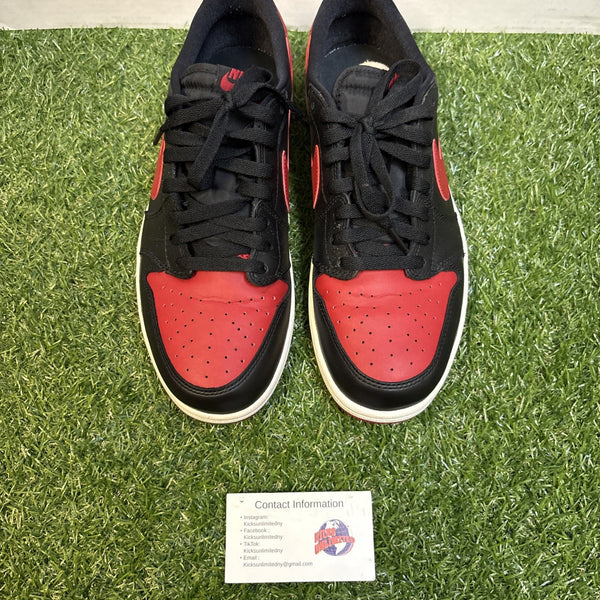 Size 10   Air Jordan 1 Retro OG Low Bred0
