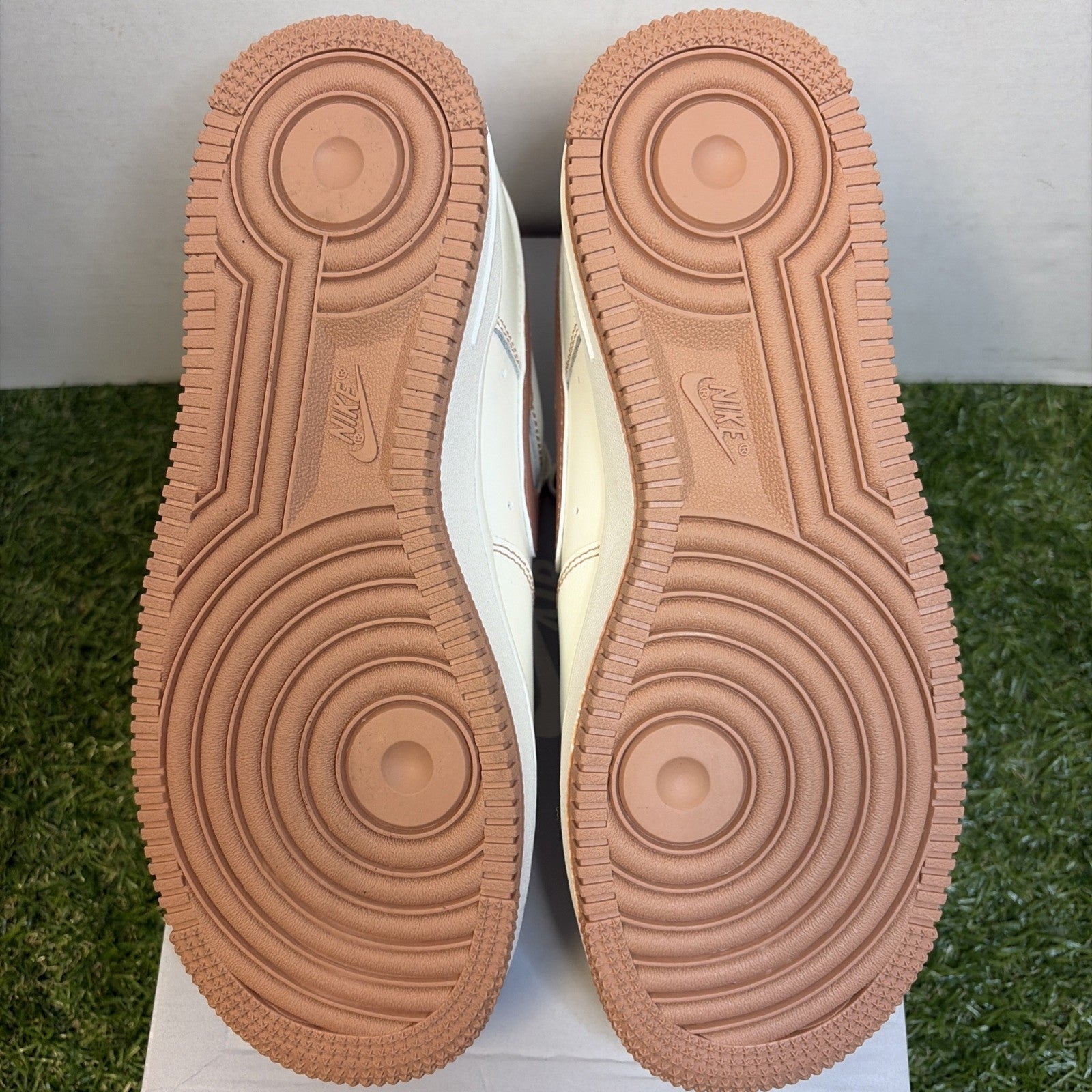 WOMENS NIKE AIR FORCE 1 07_SAIL/ROSE GOLD IQ9428-133-SIZE 74