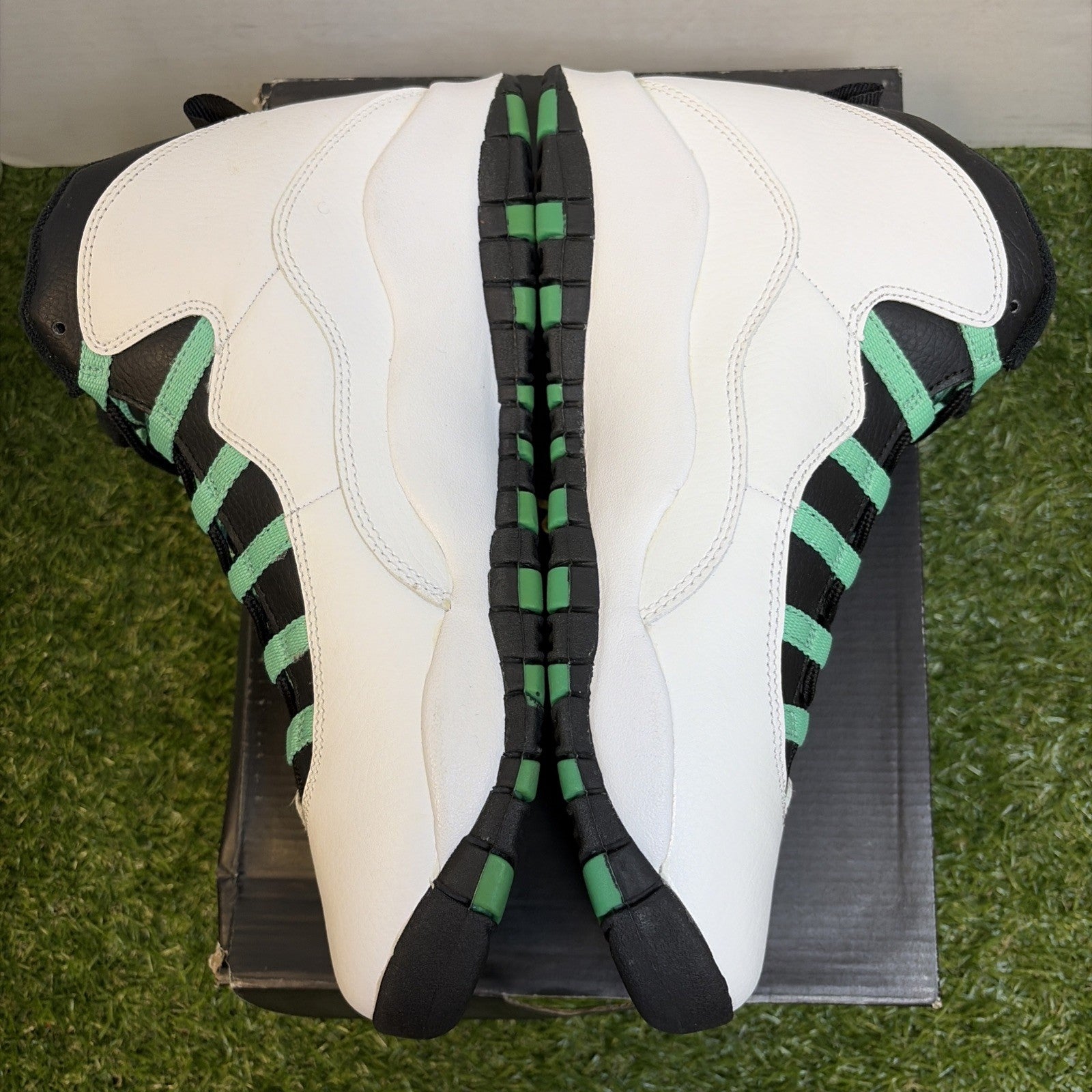 8.5M/10W - Jordan 10 Retro Verde (GS)2
