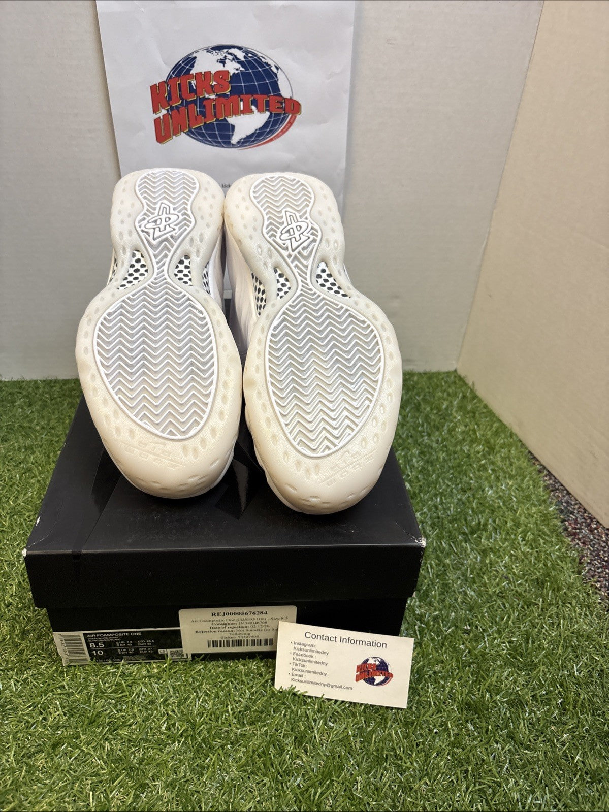 Size 8.5   Nike Air Foamposite One Triple White5