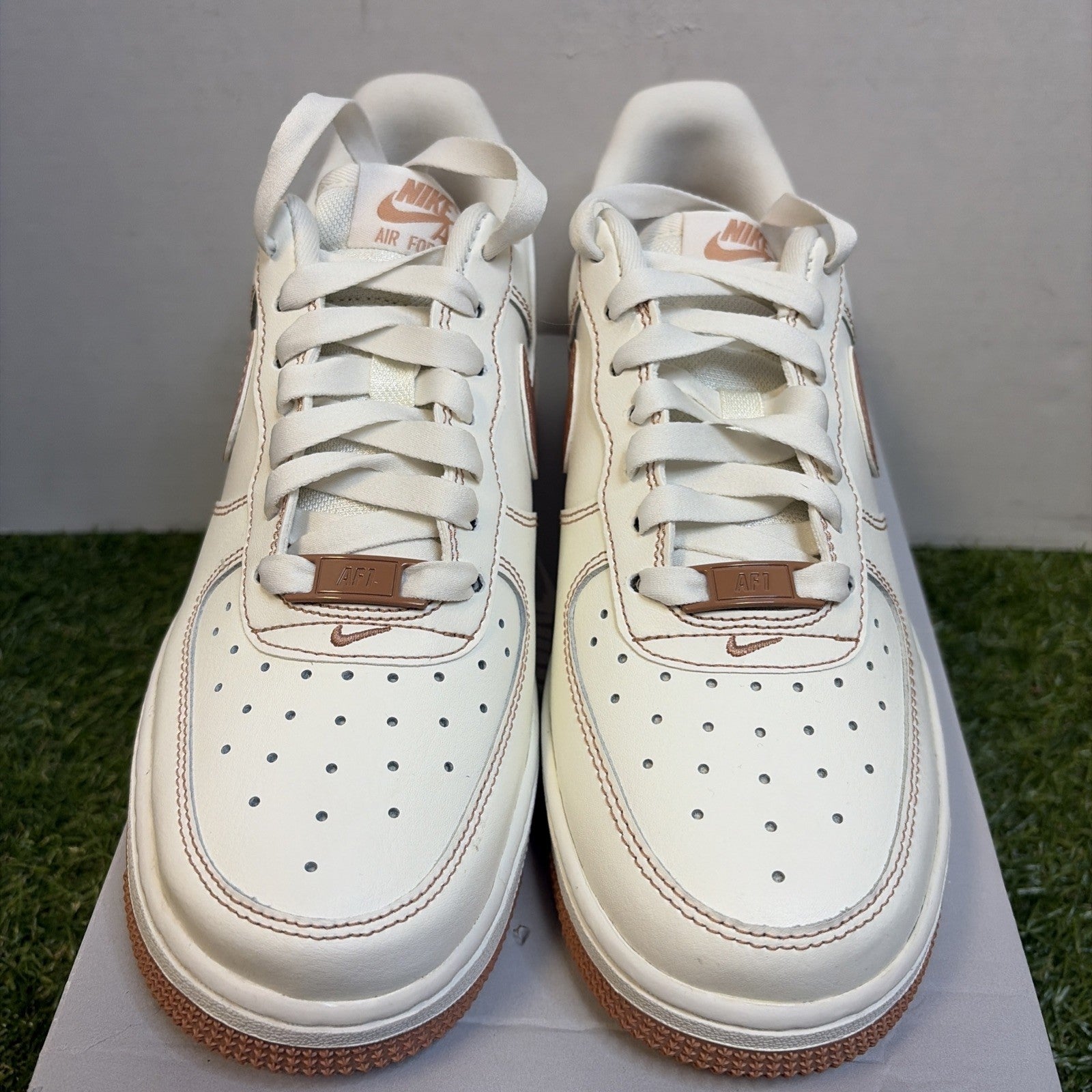 WOMENS NIKE AIR FORCE 1 07_SAIL/ROSE GOLD IQ9428-133-SIZE 71