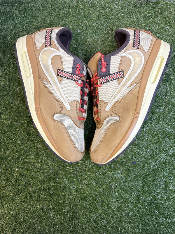 Size 10.5 - Nike Air Max 1 x Travis Scott Low Wheat0