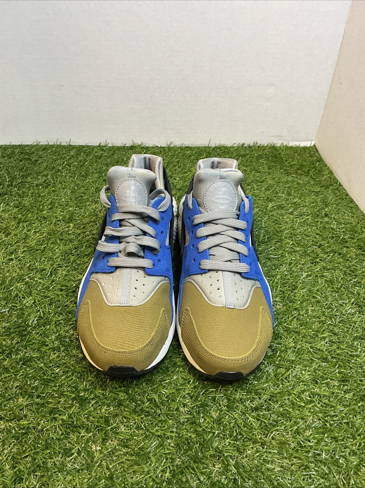 Size 8w - Nike Air Huarache Run Premium Silver Royal Olive W 683818-0072