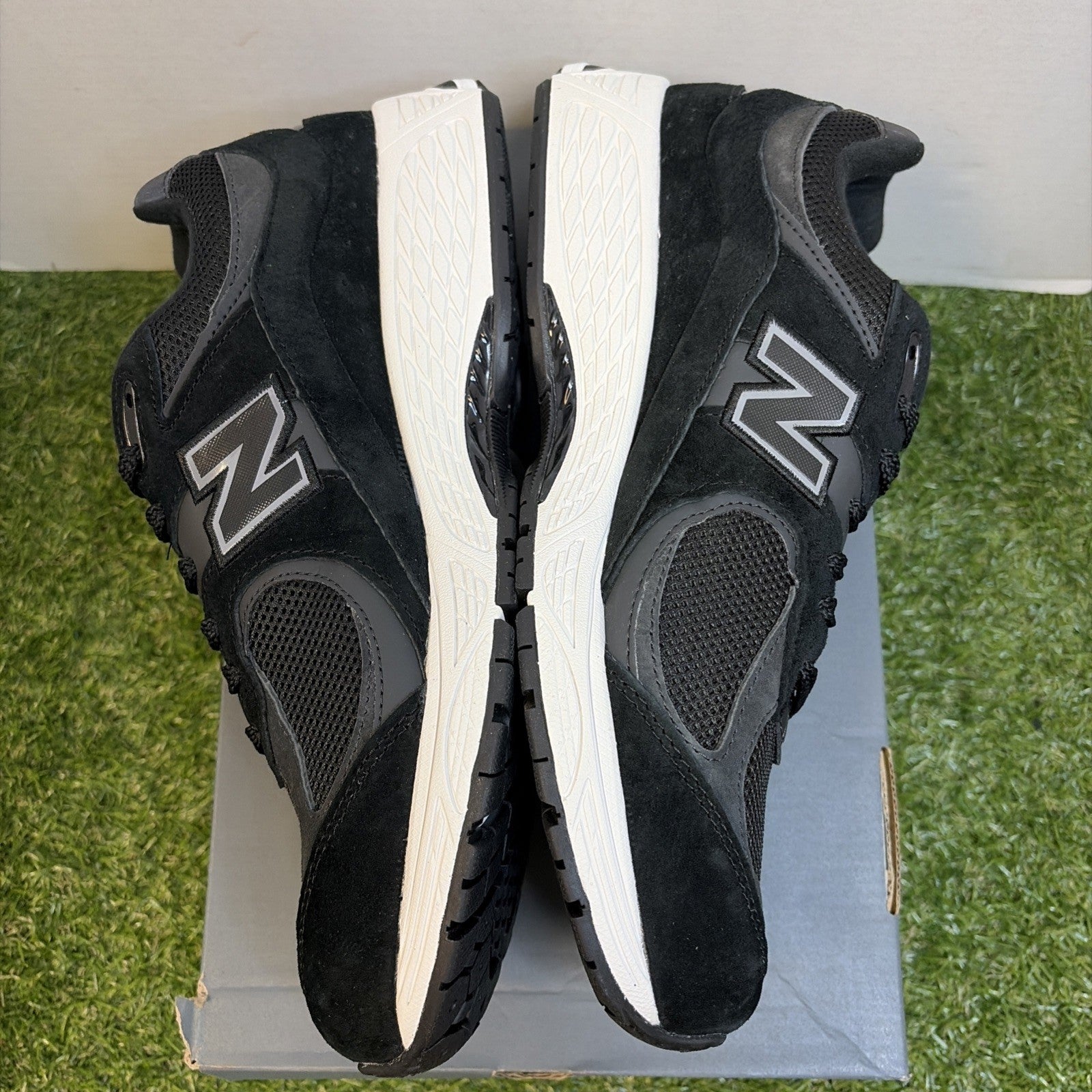 Size 10.5- New Balance 2002R M2002RBK Men's Black Sneakers New With Box1