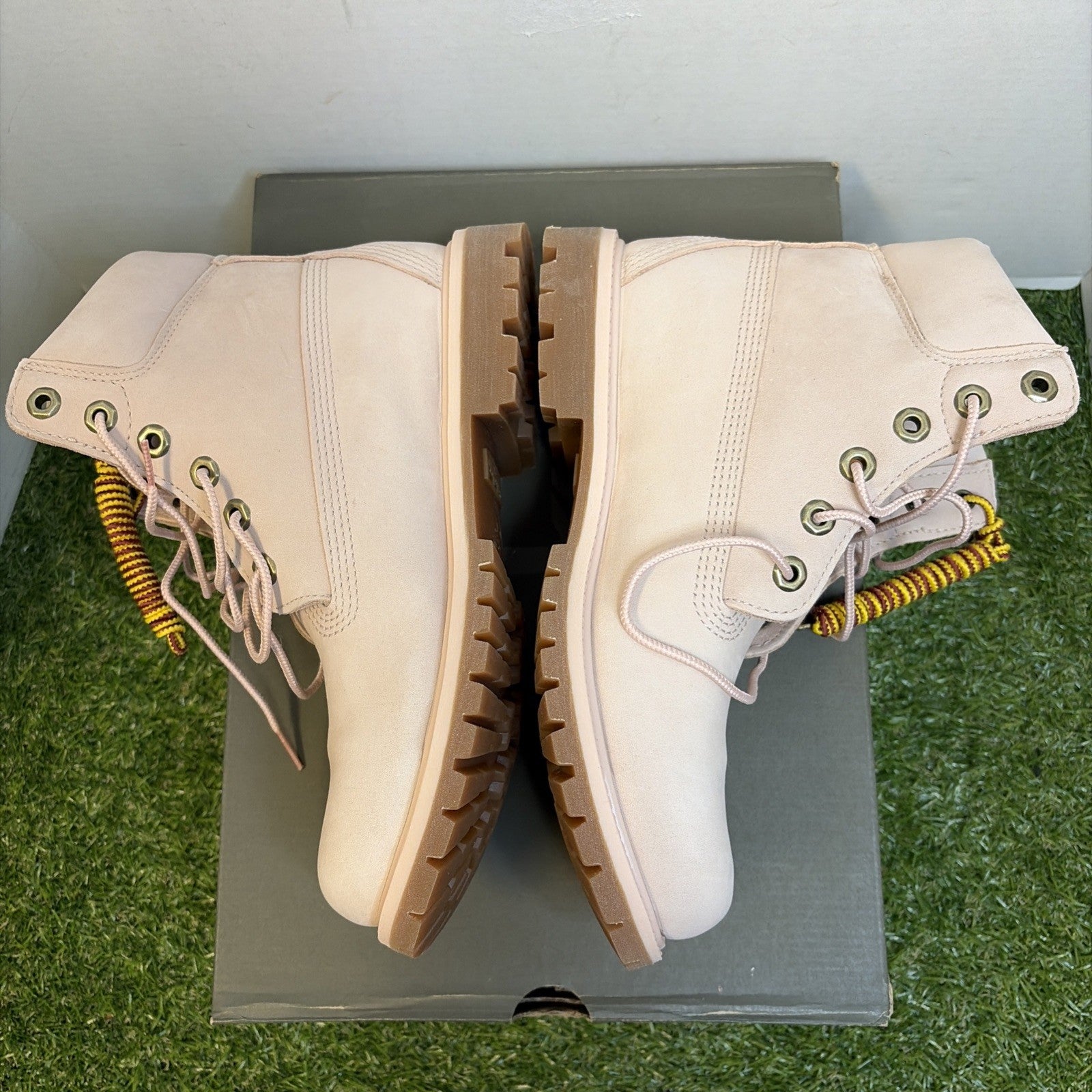 TIMBERLAND WOMENS PREMIUM 6" WATERPROOF BOOT - LIGHT PINK - US size 82