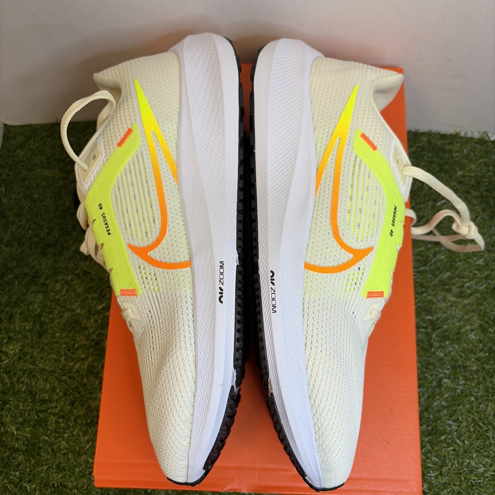 Size 11 - Nike Air Zoom Pegasus 40 Coconut Milk Lime3