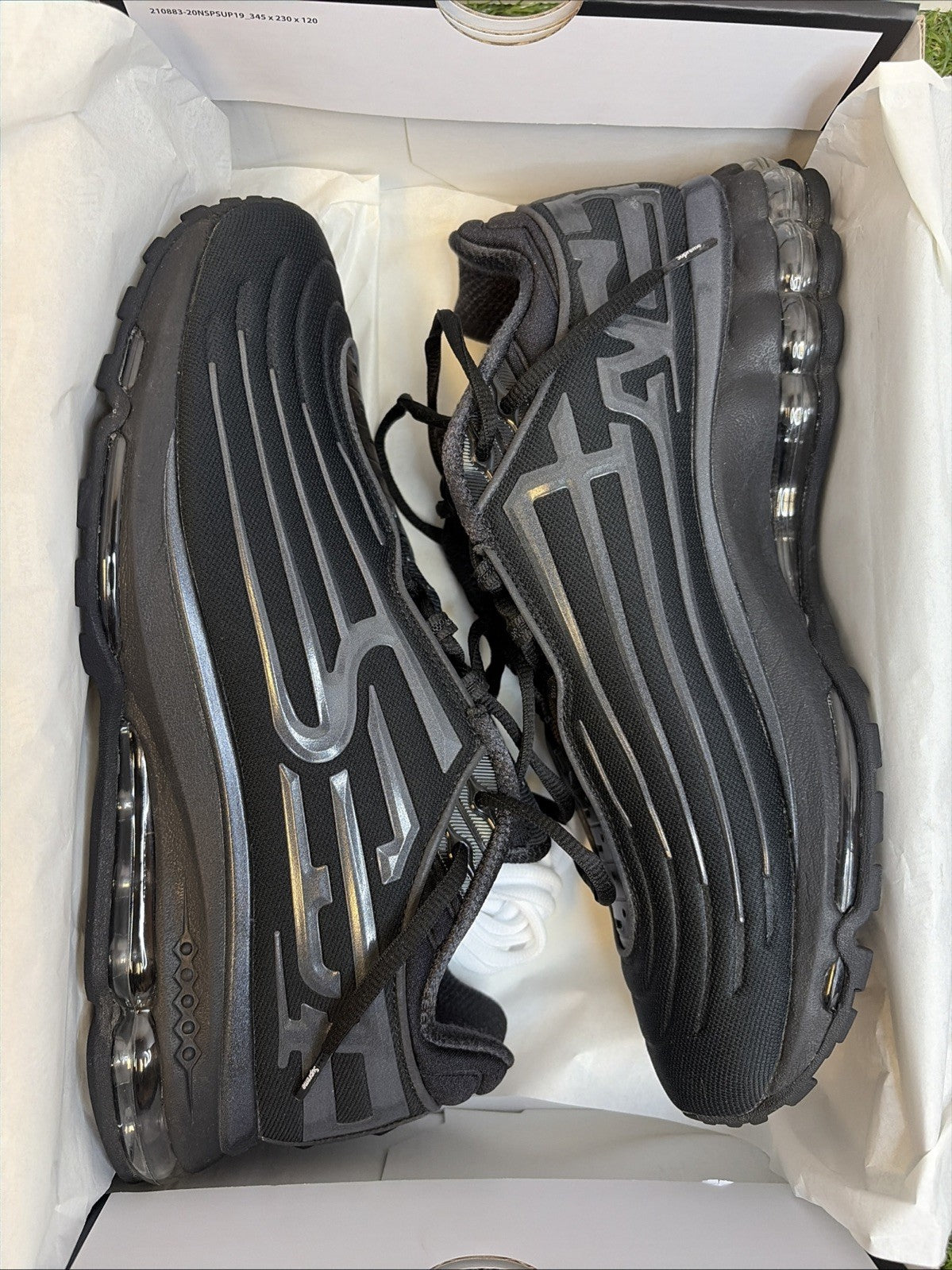 Size 11 - Supreme x Nike Air Max 2001 Air Ecstasy Black0