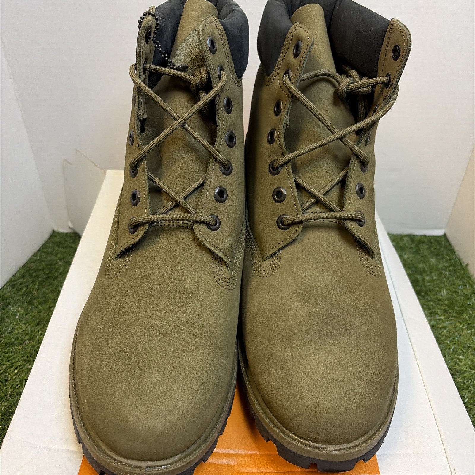Timberland Premium 6 Inch Lace Waterproof Olive NUBUCK  Size 13  /Tb OA2P6W Eo81
