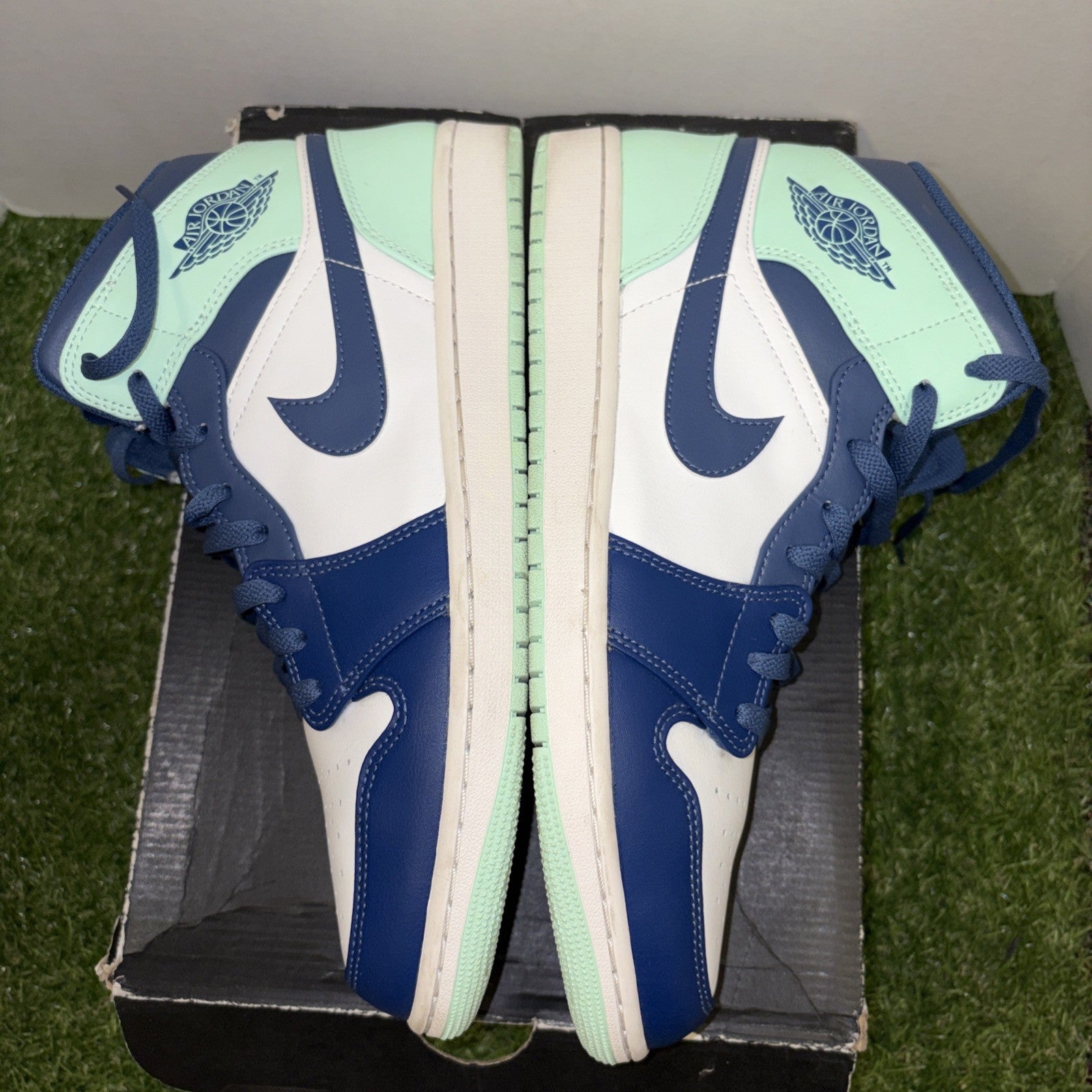 Size 12   Jordan 1 Mid Blue Mint 20223