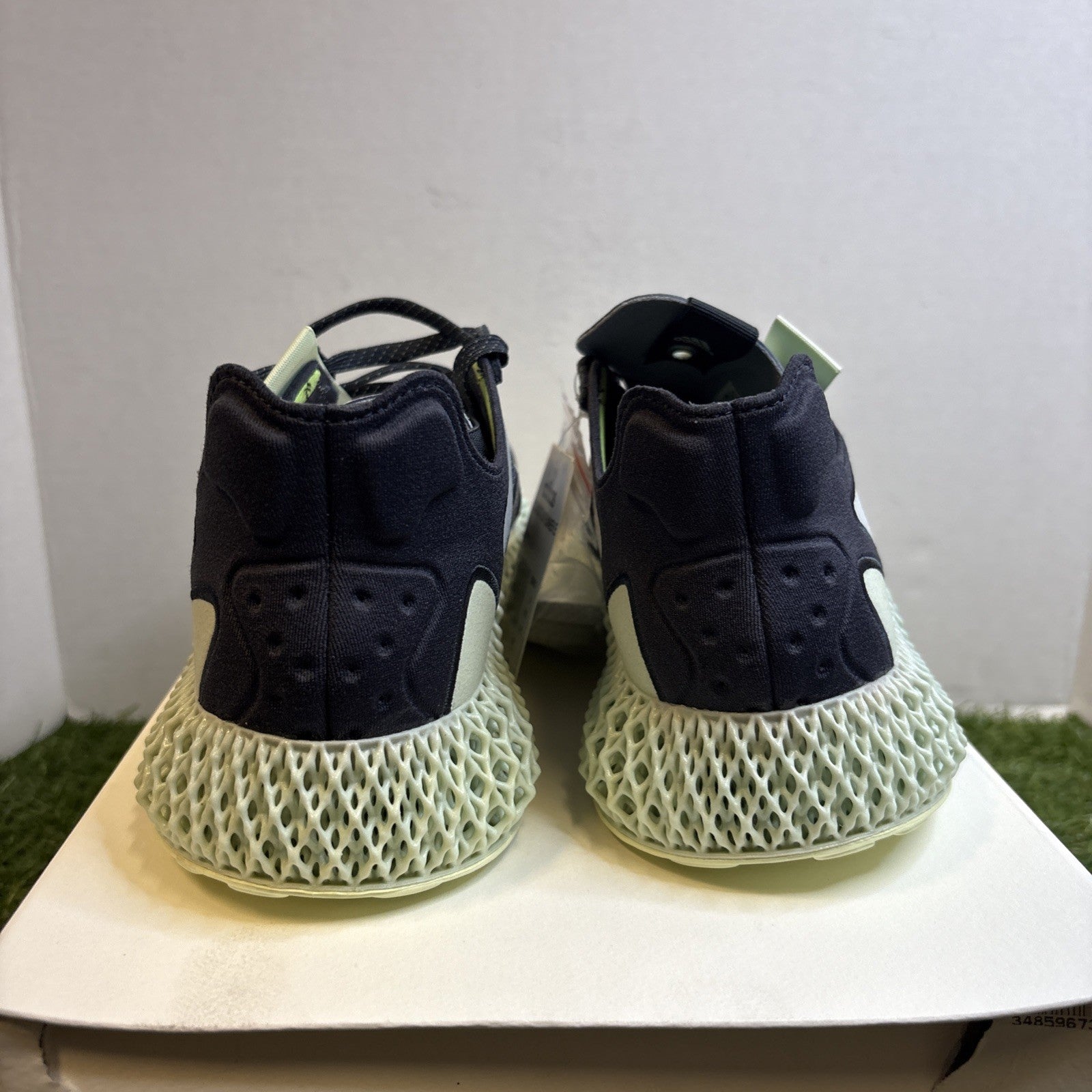 Size 10 - adidas Runner 4D V2 Mint3