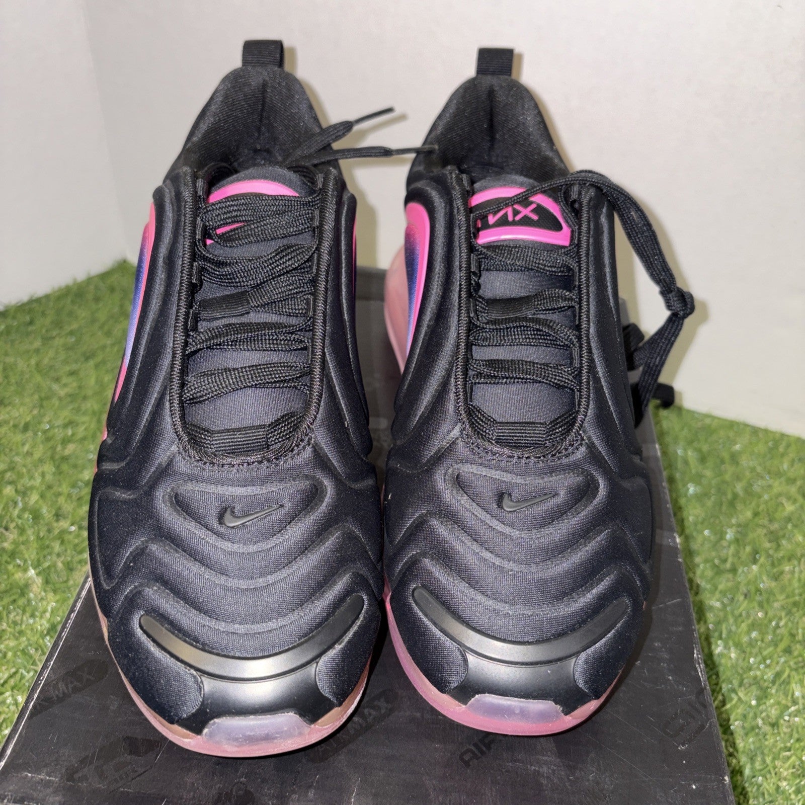 Nike Air Max 720 GS Black Laser Fuchsia Pink Size 6y/ Womens 7.5W AQ3196 0071