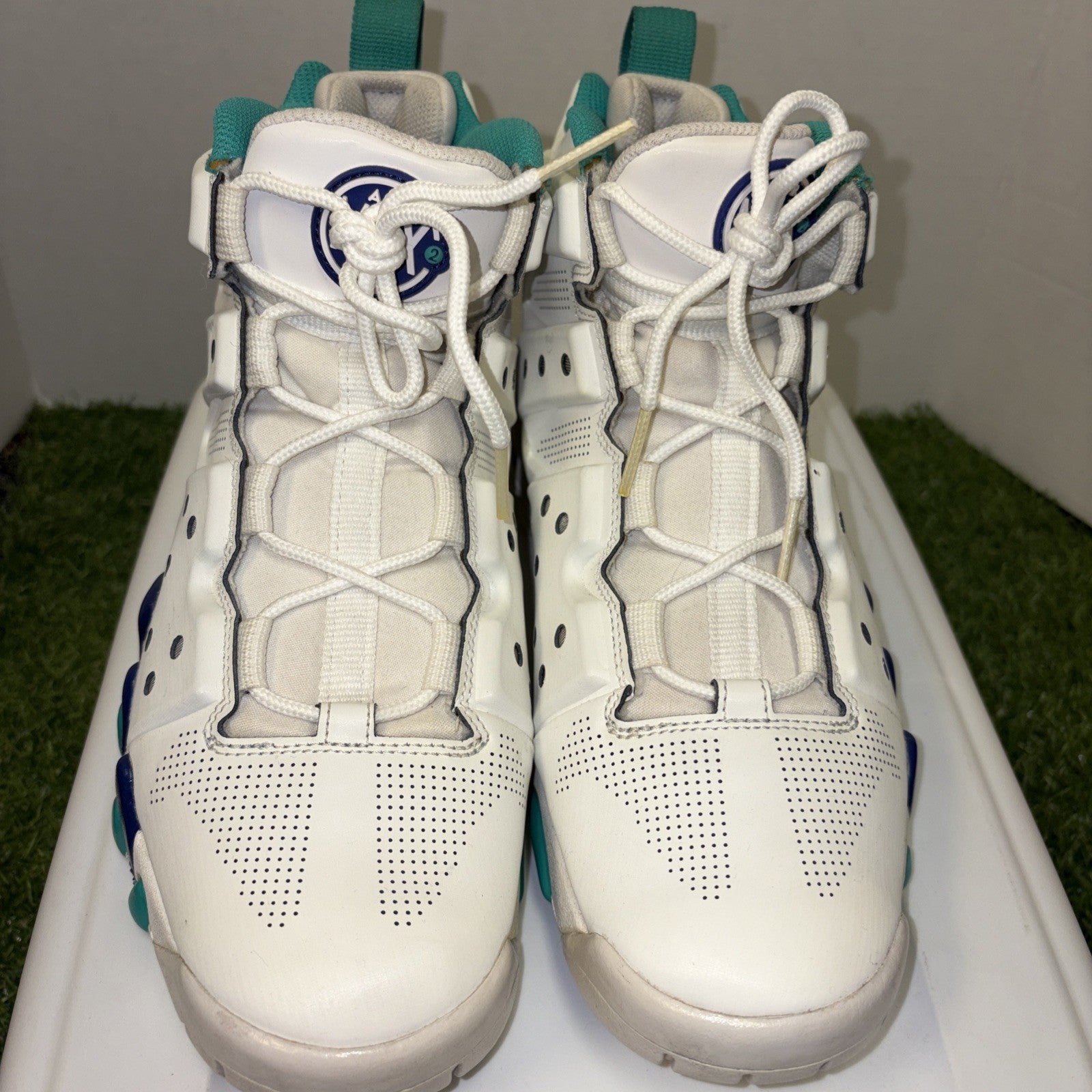 Size 9.5 - Nike Air Max Barkley White1