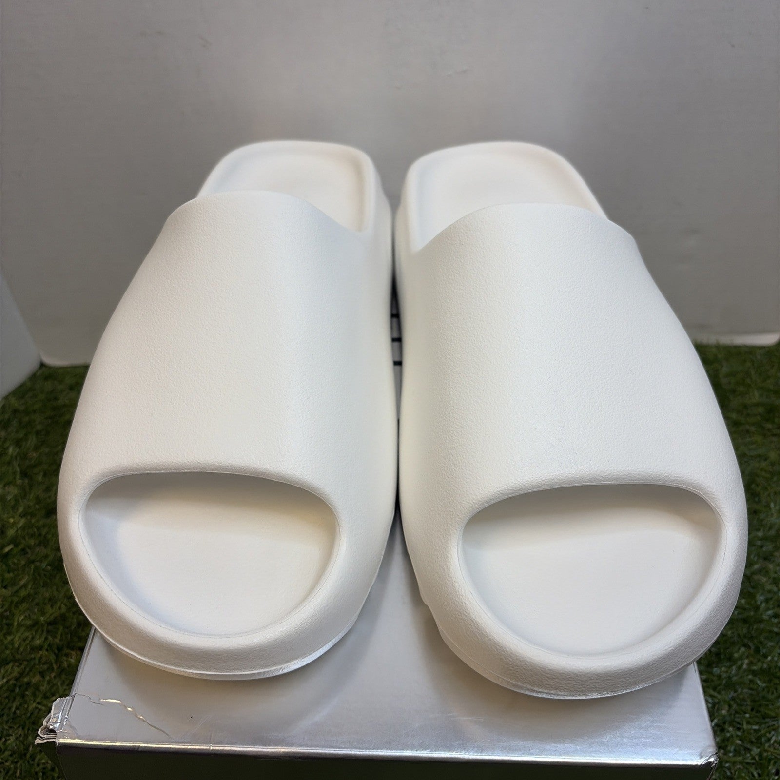 Yeezy Authentic YS-01 White Slides Mens Size 12 New in Box from!1