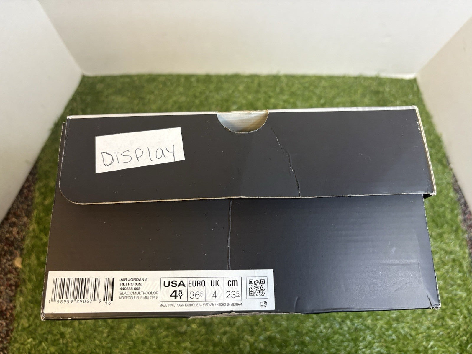 Size 4.5 - Air Jordan 5 Retro 2026 Black Carolina / UNC5