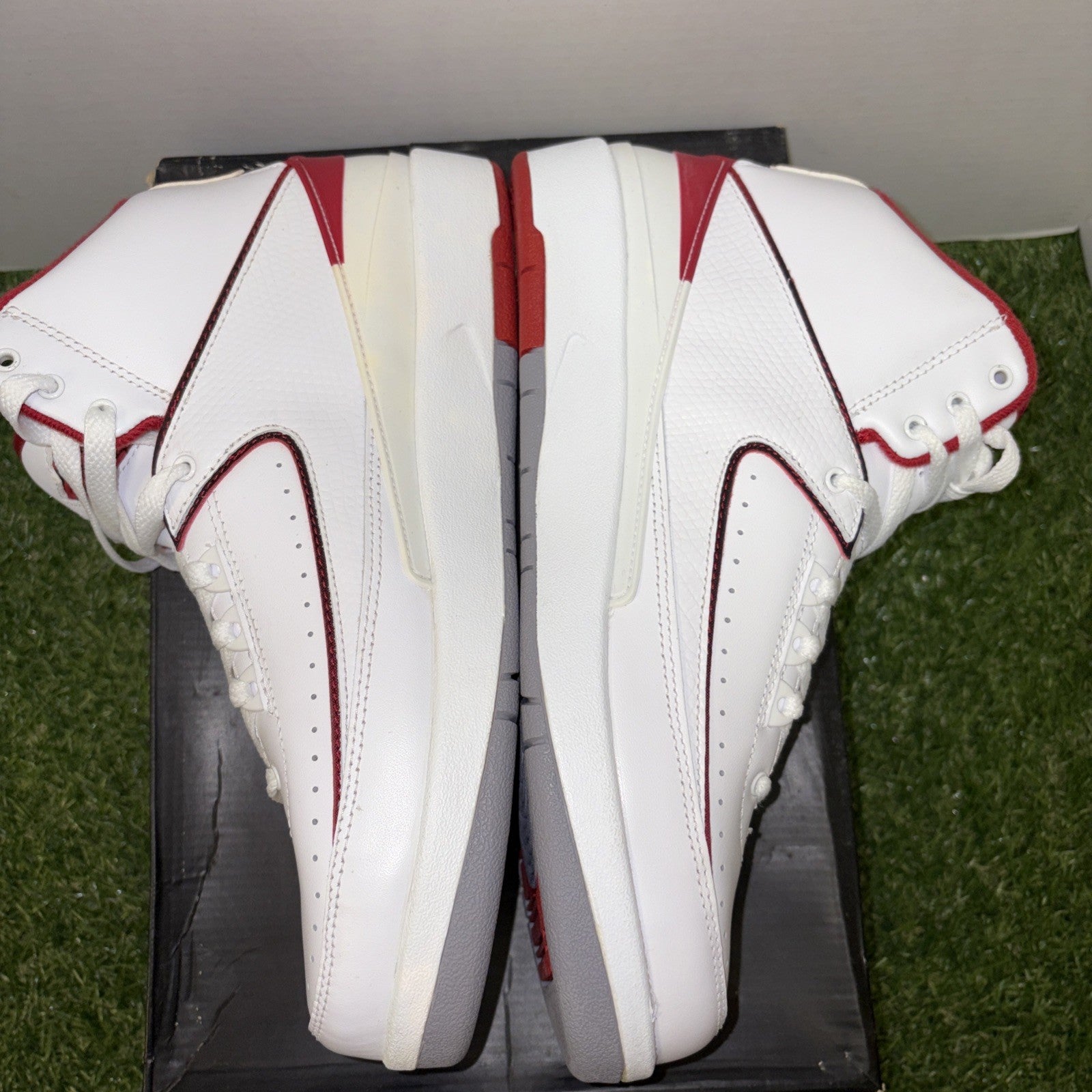 Size 8.5   Air Jordan 2 Retro Chicago Home2