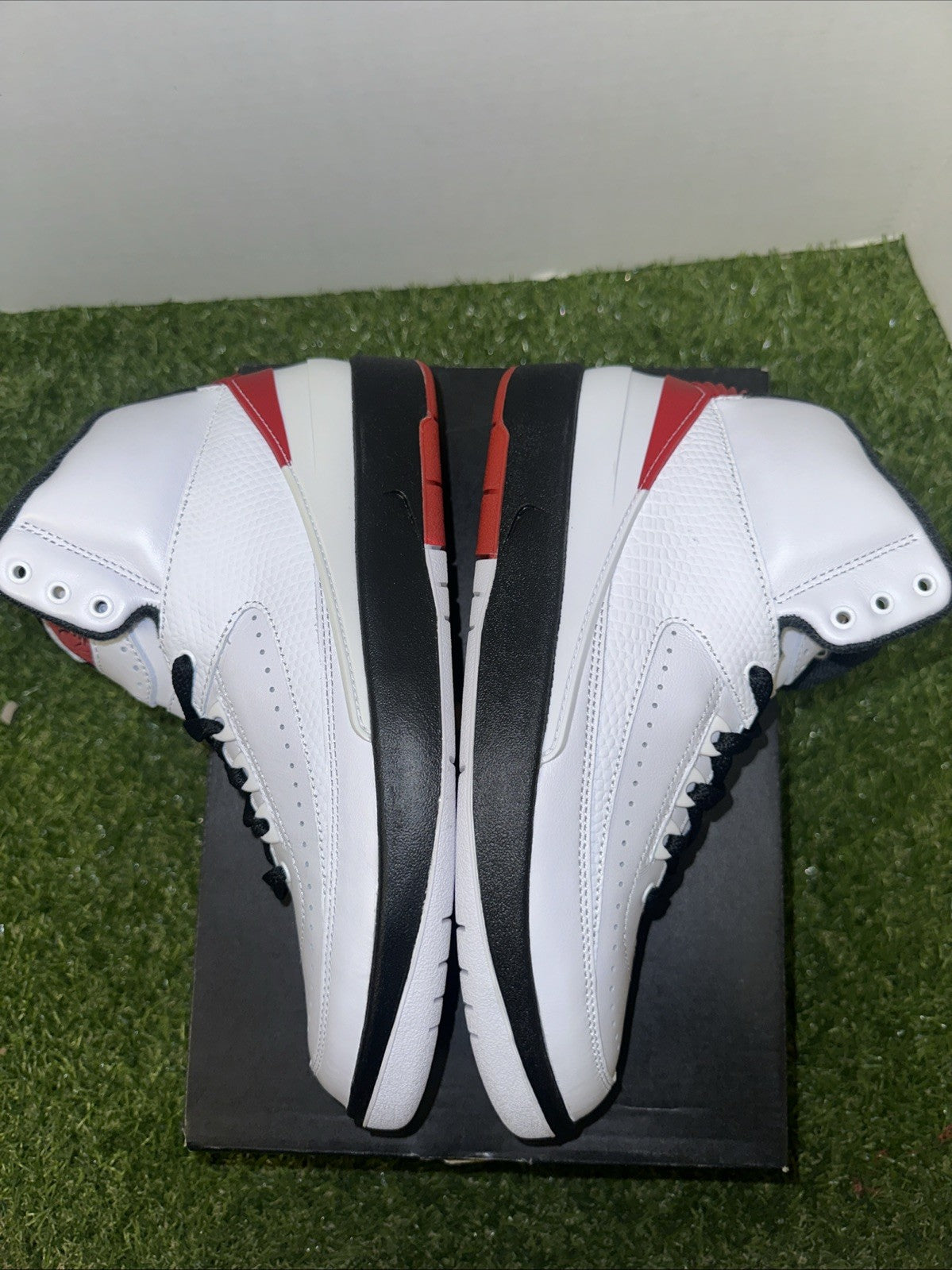 Size 6.5 (GS) - Jordan 2 Retro 2022 Mid Chicago3