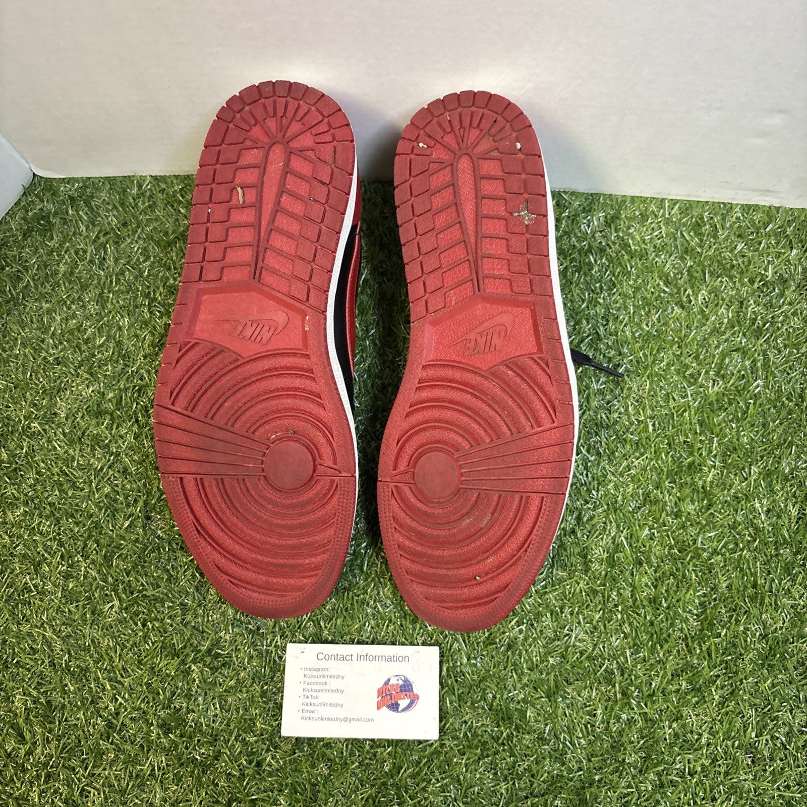 Size 10   Air Jordan 1 Retro OG Low Bred4