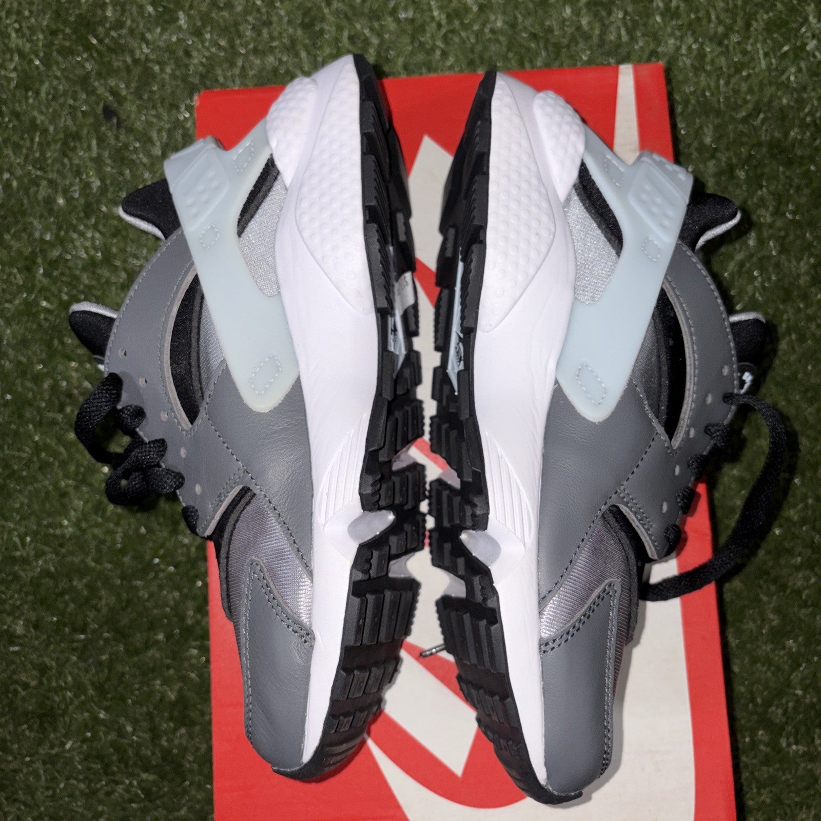 Size 6   Nike Air Huarache Swoosh!2