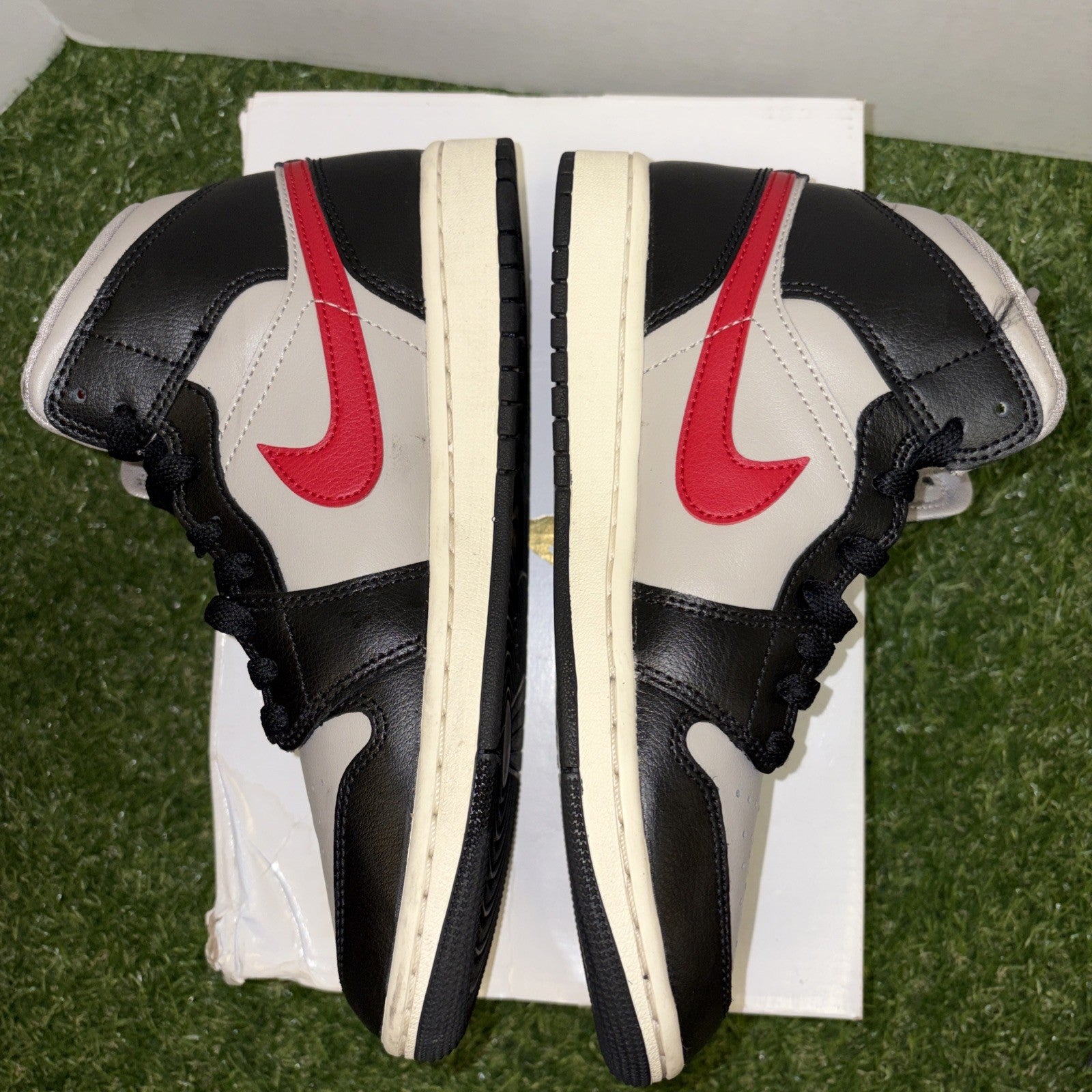 Nike Air Jordan 1 Mid Black Gym Red College Grey Women’s Size 7 BQ6472 0602