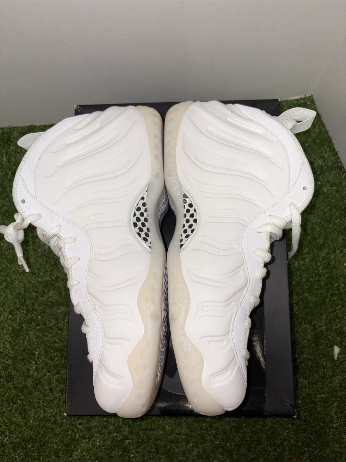 Size 8.5 - Nike Air Foamposite One Triple White2