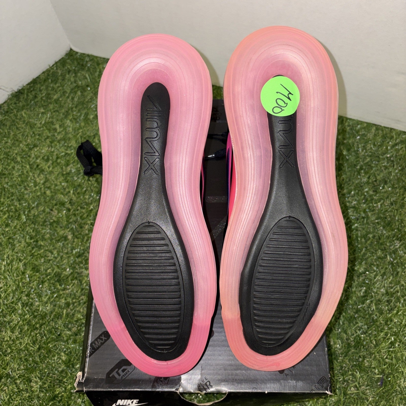 Nike Air Max 720 GS Black Laser Fuchsia Pink Size 6y/ Womens 7.5W AQ3196 0074
