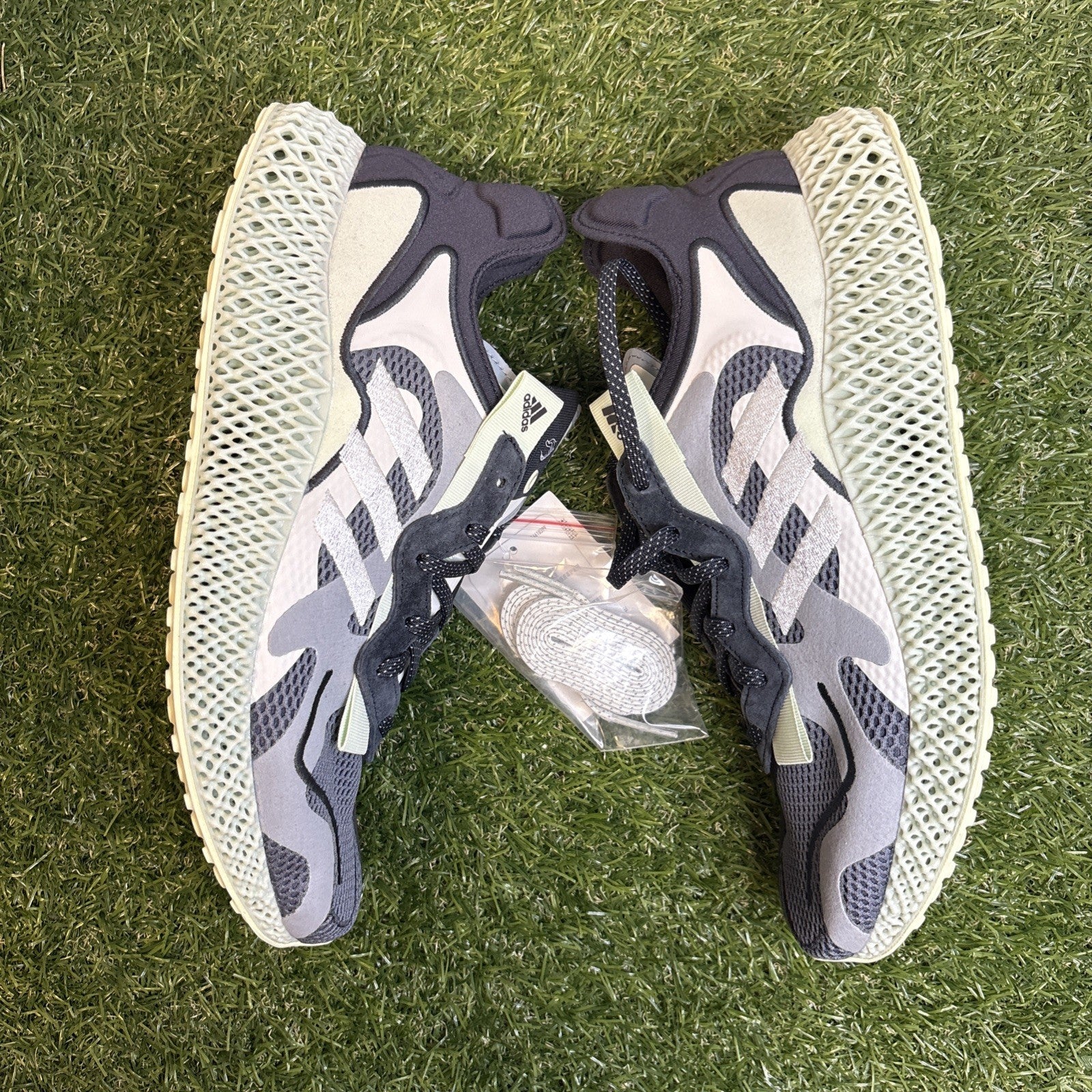 Size 10 - adidas Runner 4D V2 Mint0