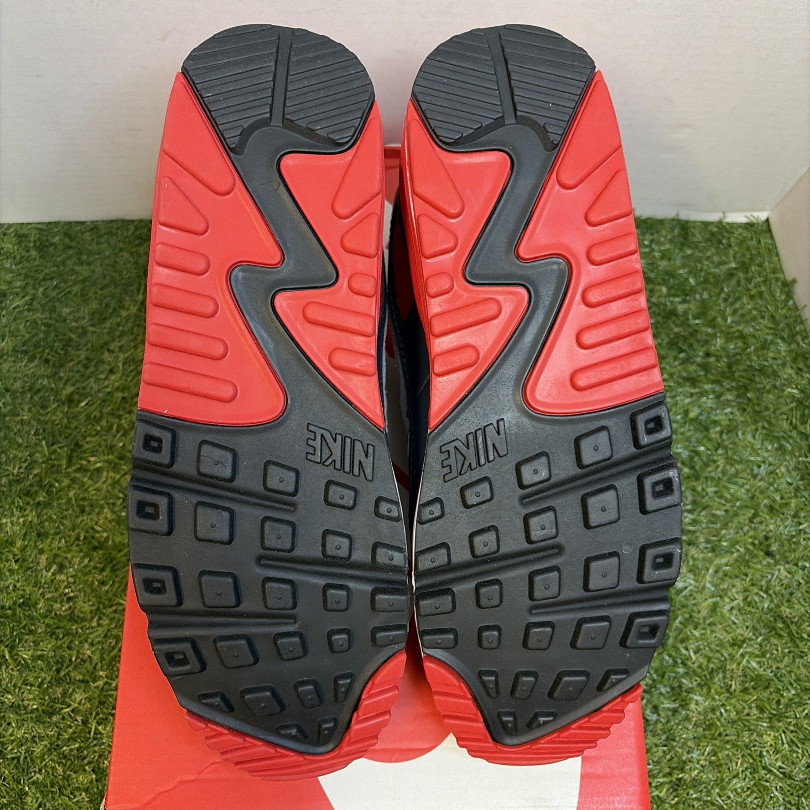 Size 10.5 - Nike Air Max 90 USA 20254