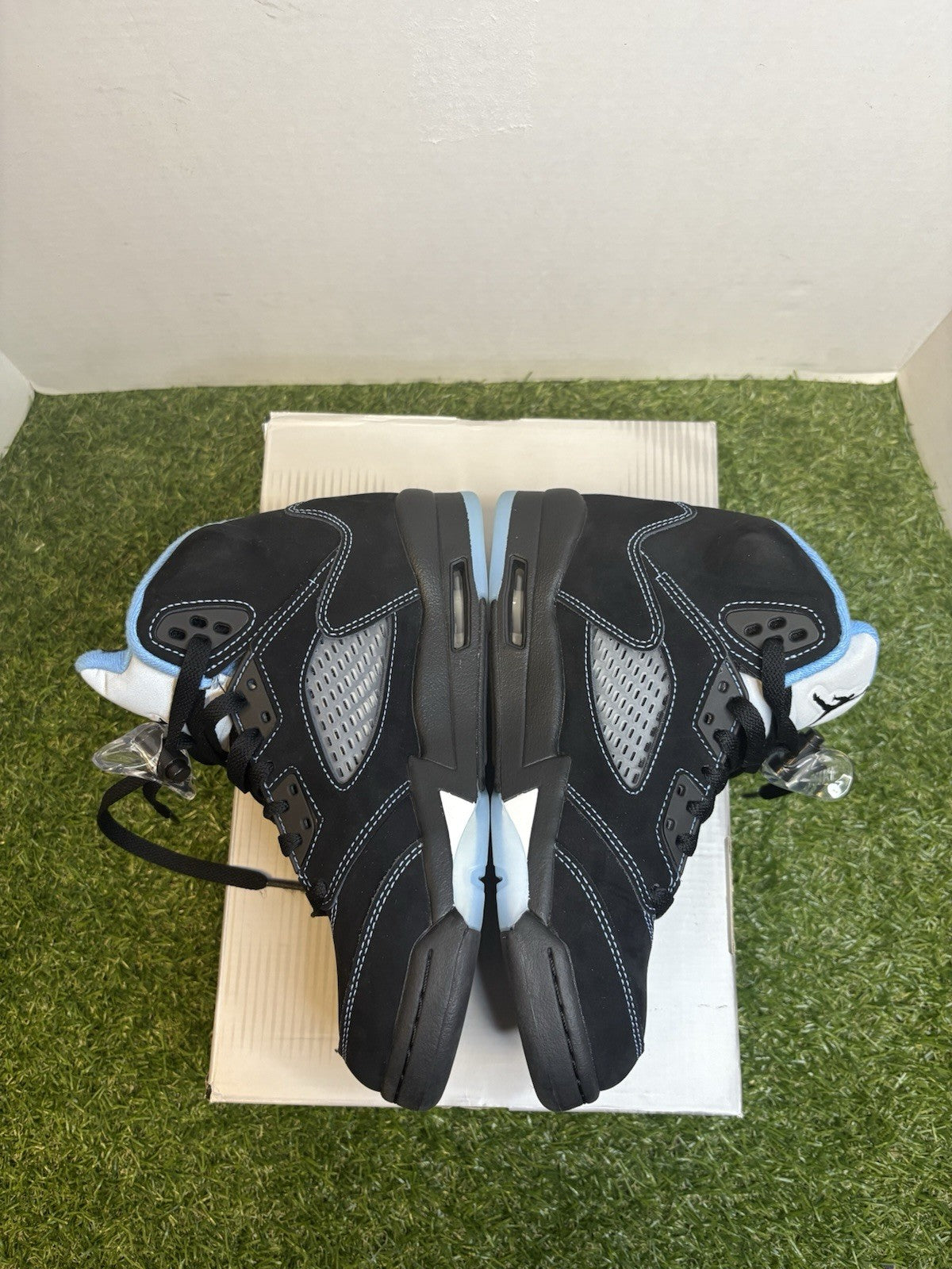Size 4.5 - Air Jordan 5 Retro 2026 Black Carolina / UNC1