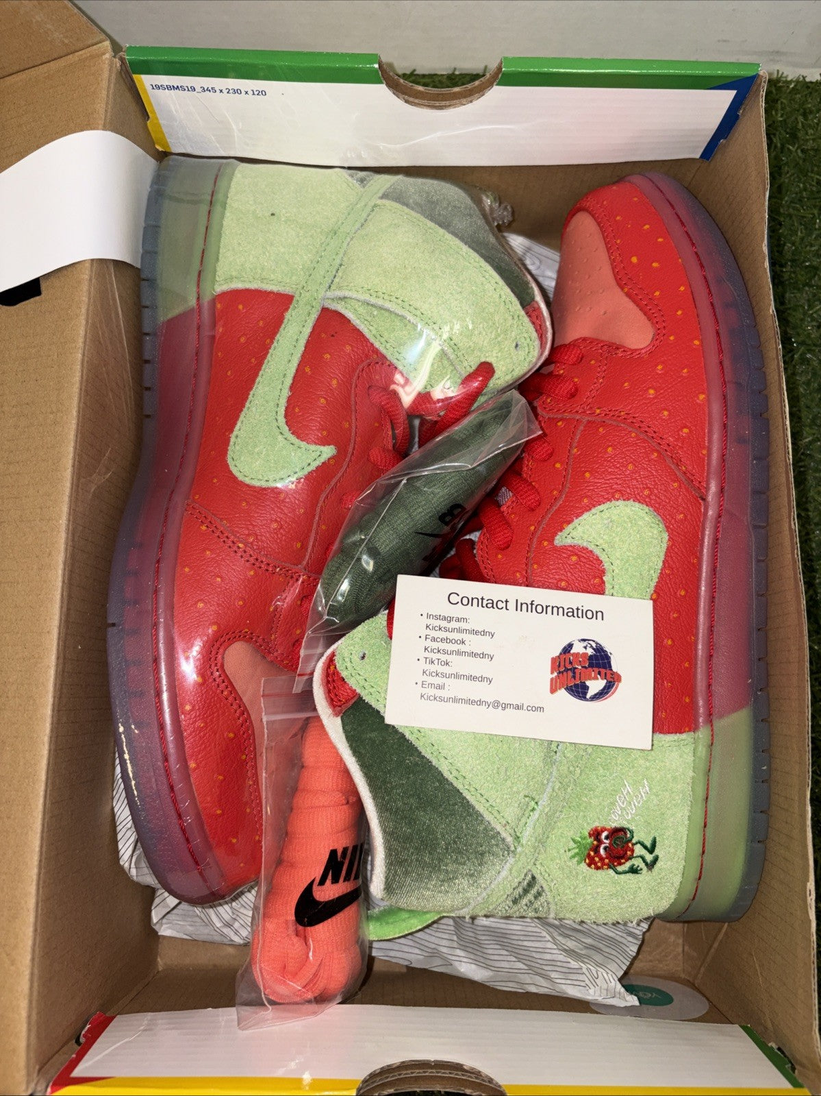 Size 10.5   Nike SB Dunk High Strawberry Cough0