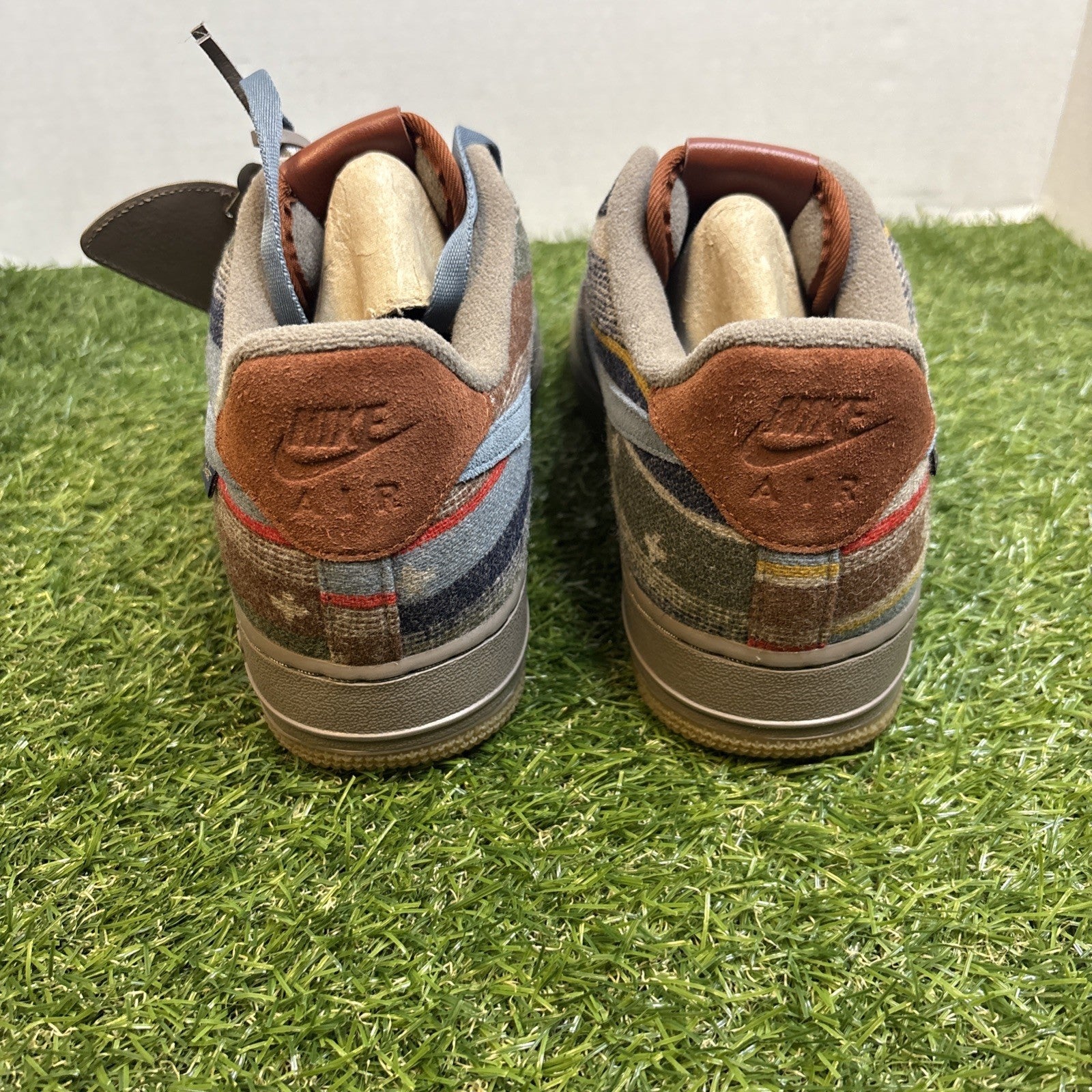 SiZE 8.5- NIKE ID NIKE BY YOU AIR FORCE ONE3
