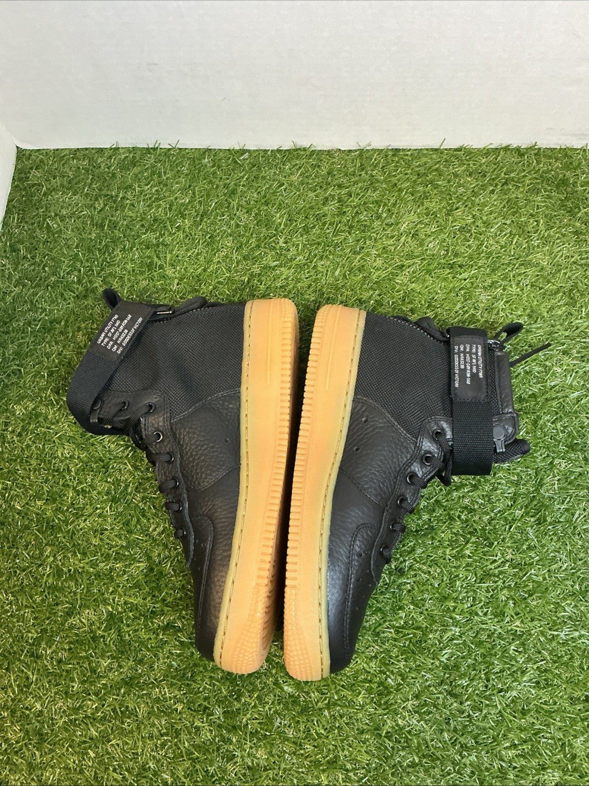 SIZE 5.5y- NIKE SF AF1 MID GS BLACK GUM AJ0424-0011