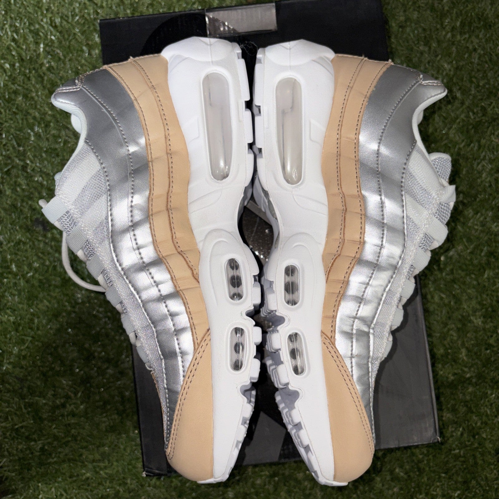 Size 8   Nike Air Max 95 SE Pure Platinum W2