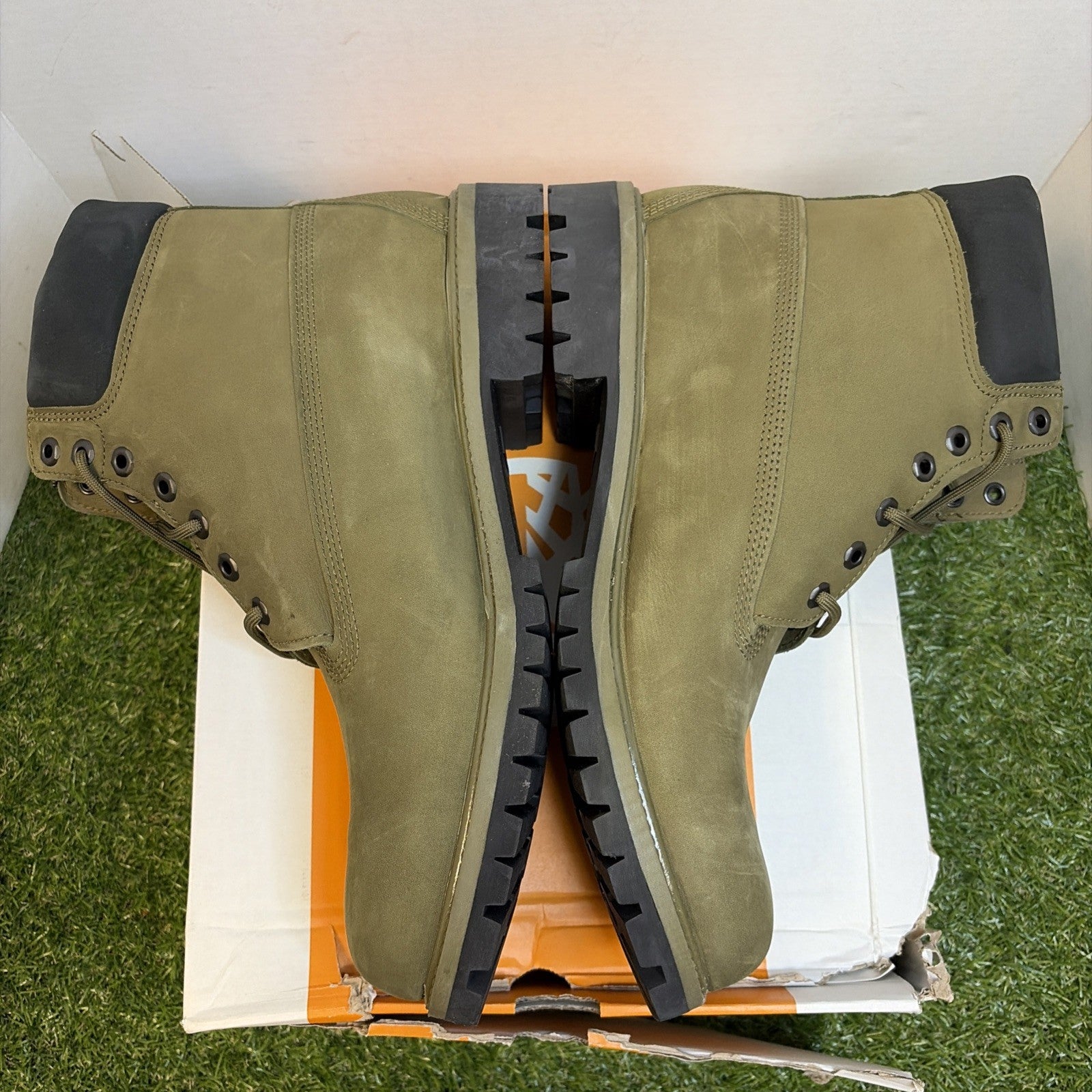 Timberland Premium 6 Inch Lace Waterproof Olive NUBUCK  Size 13  /Tb OA2P6W Eo82