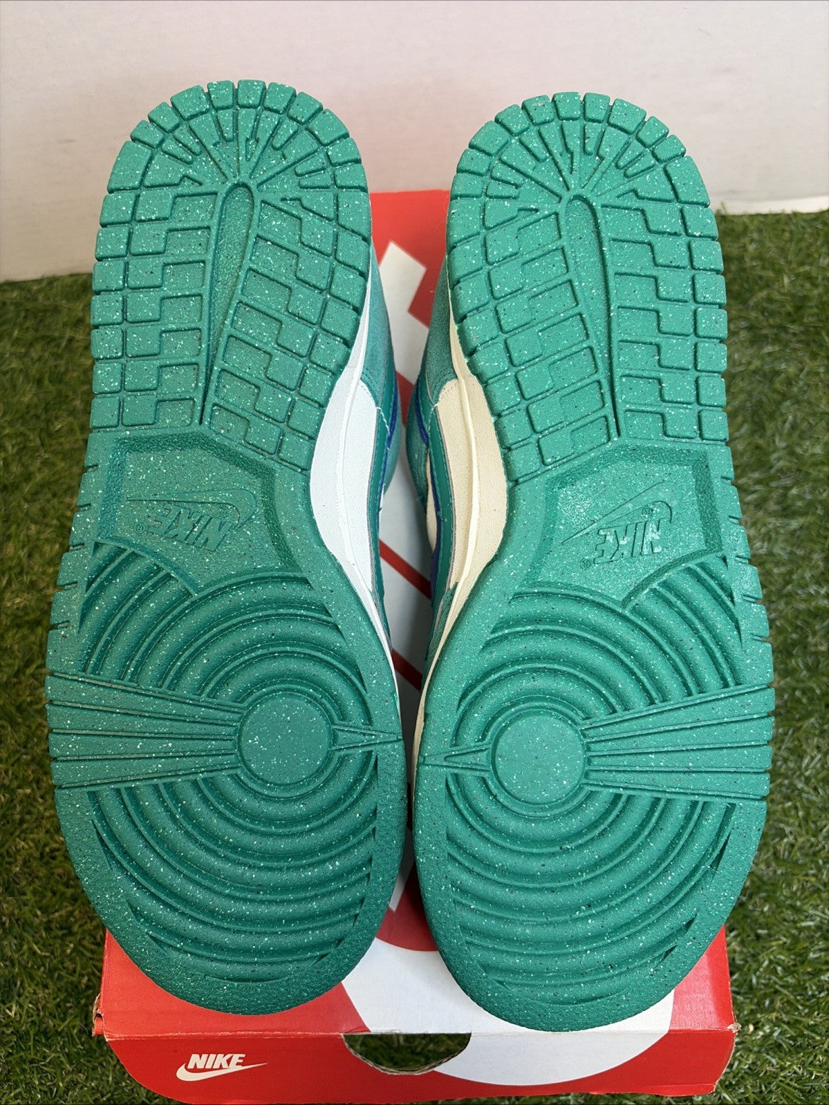 Nike Dunk Low SE Neptune Green Sail Off Noir White DO9457-101 Women's Size 8.5W3