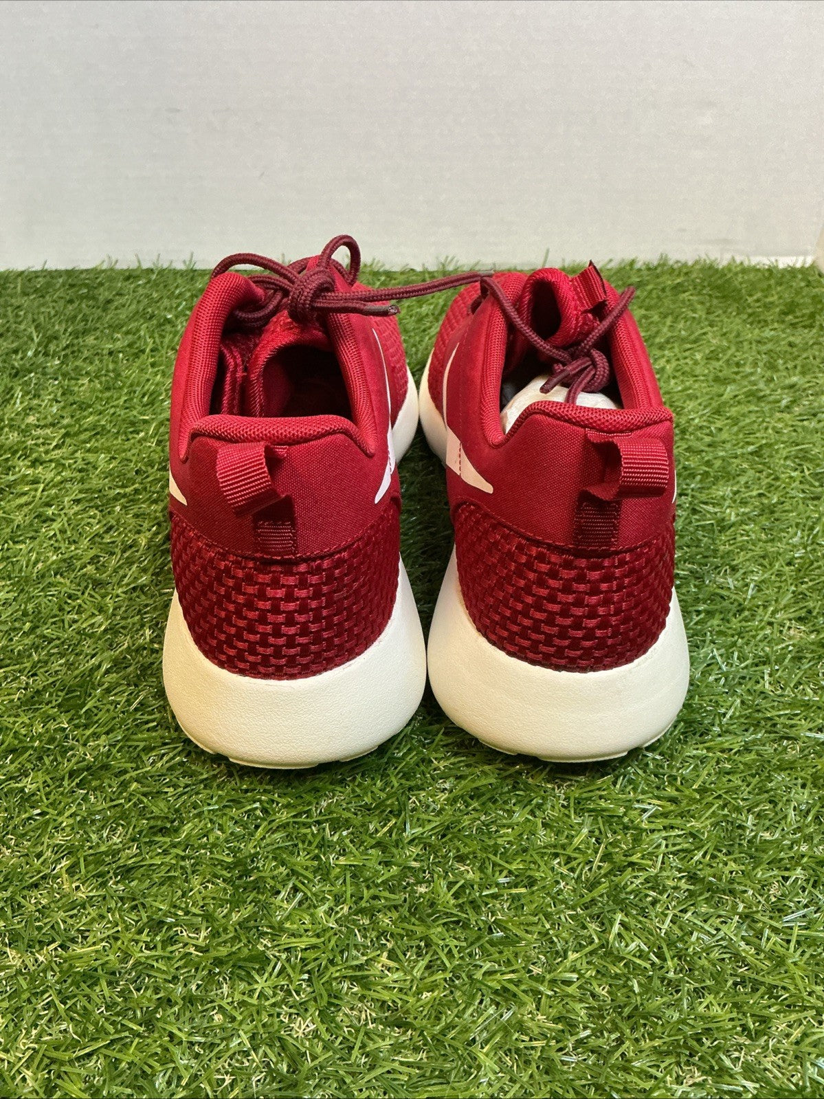 Size 9.5 - Nike Roshe One SE Gym Red 844687-6054