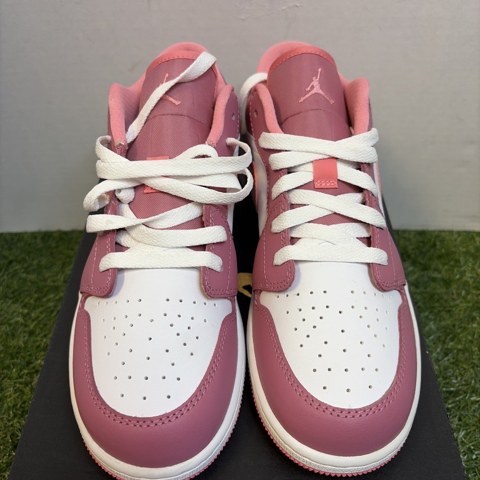 Nike Air Jordan 1 Low (GS) Desert Berry White Pink Shoes 553560-616 / Size 6y1